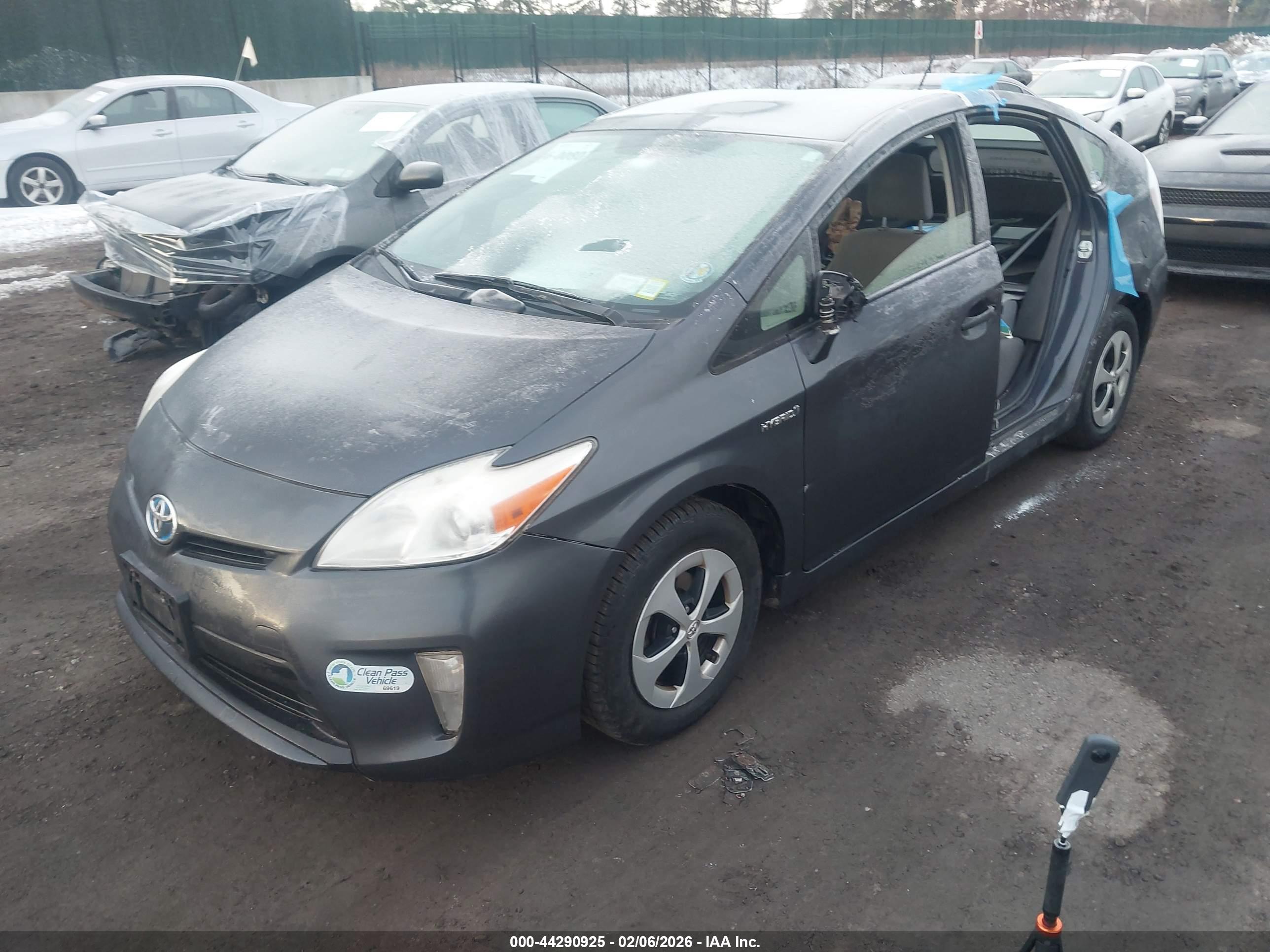 TOYOTA PRIUS image 2