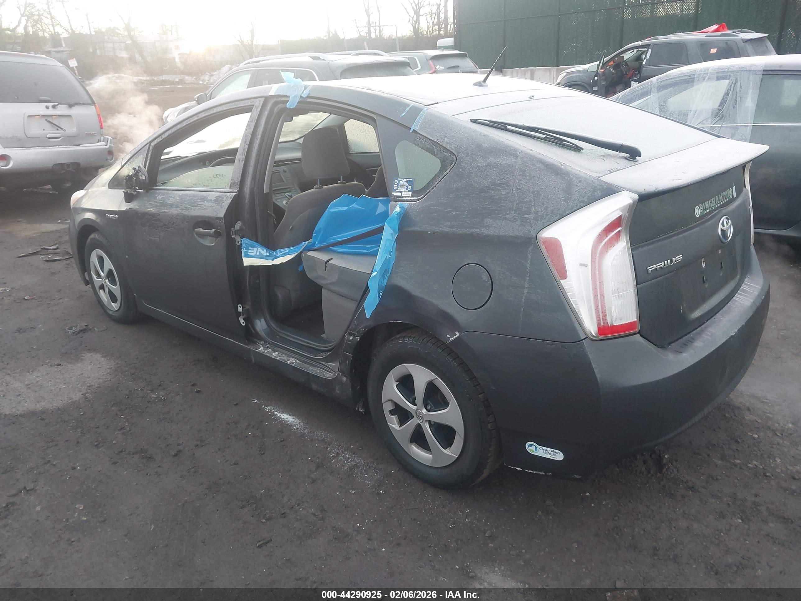 TOYOTA PRIUS image 3