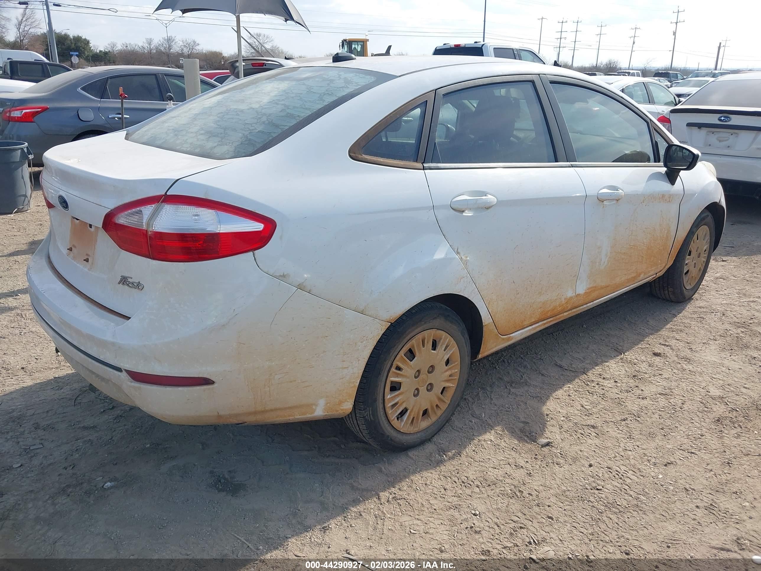 FORD FIESTA image 4