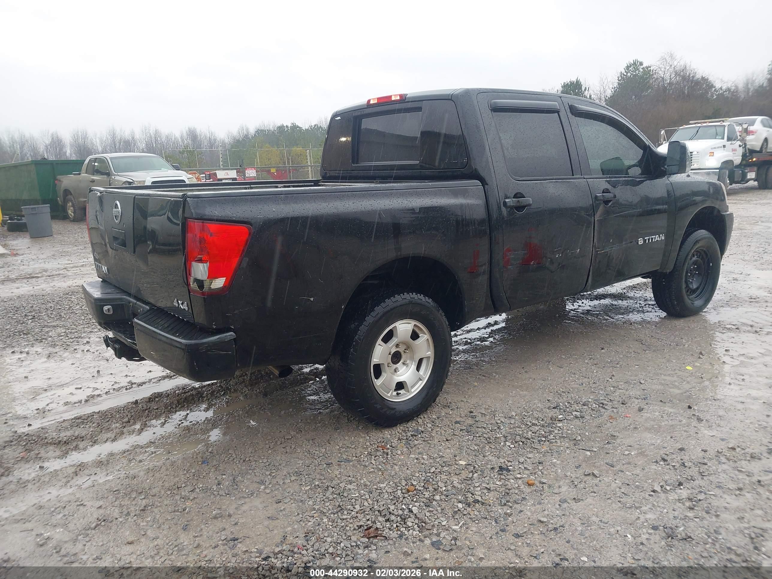 NISSAN TITAN image 4