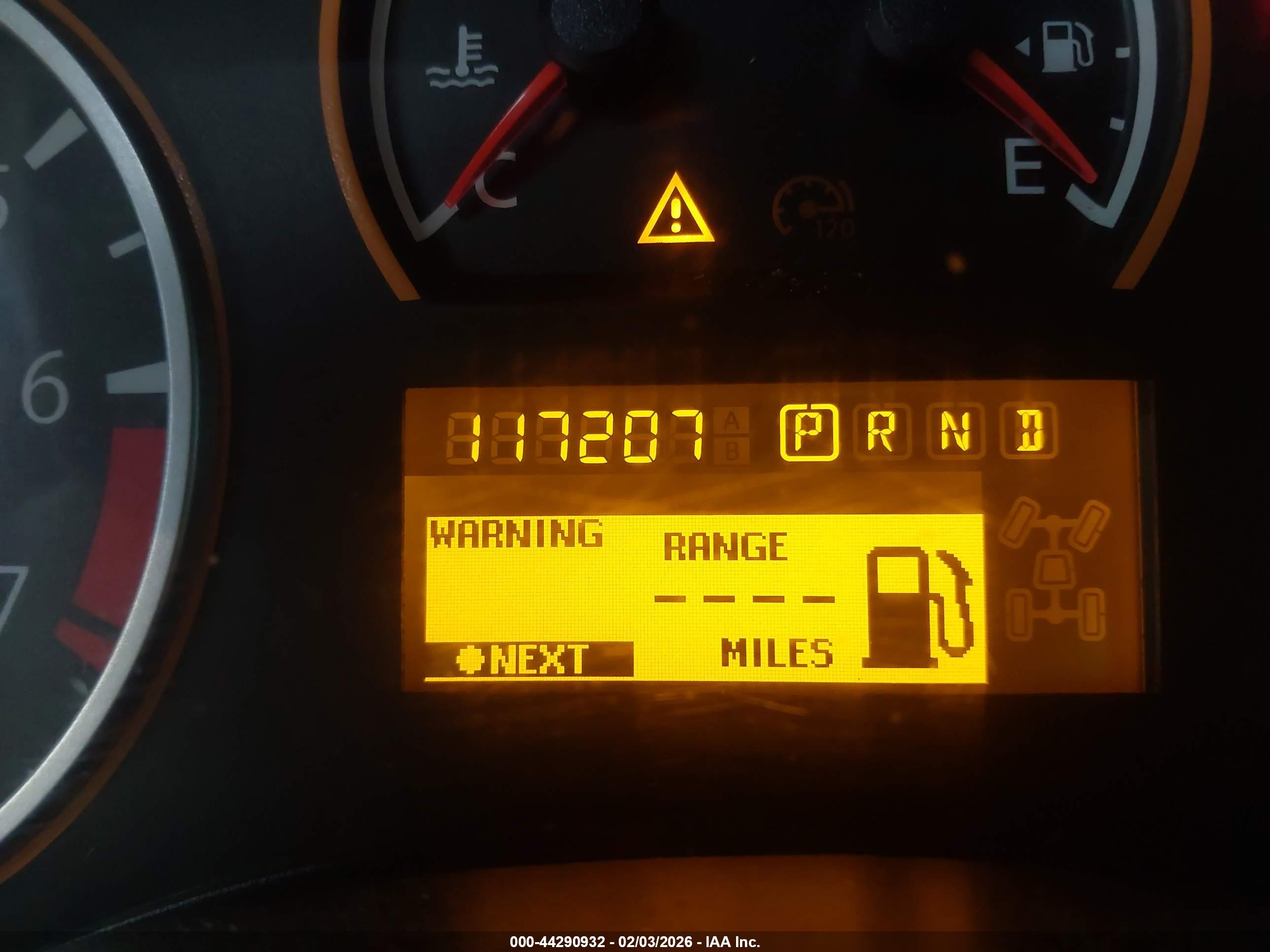 NISSAN TITAN image 7