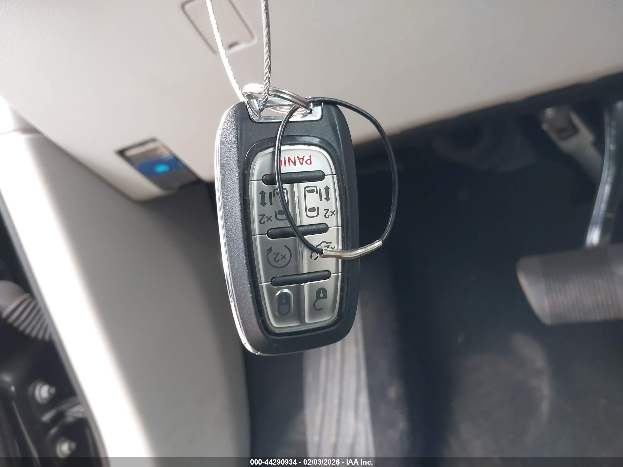 CHRYSLER PACIFICA image 11