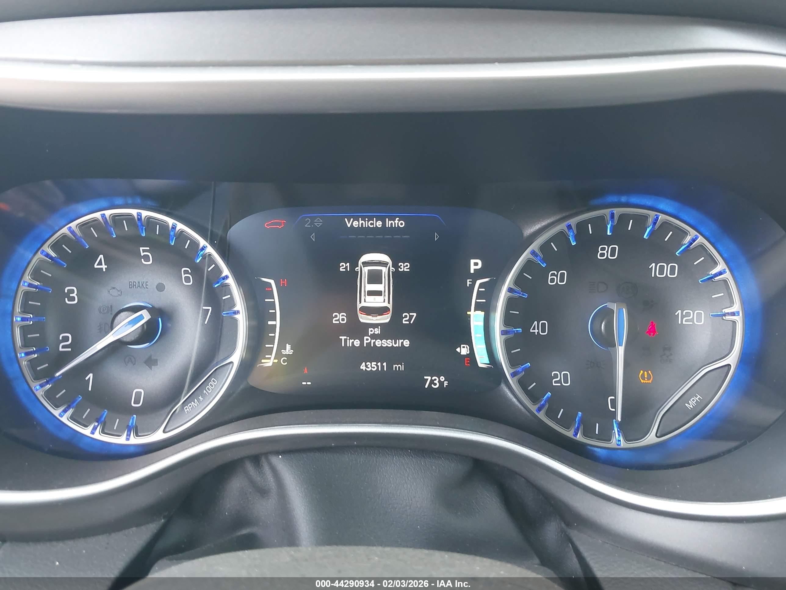 CHRYSLER PACIFICA image 7