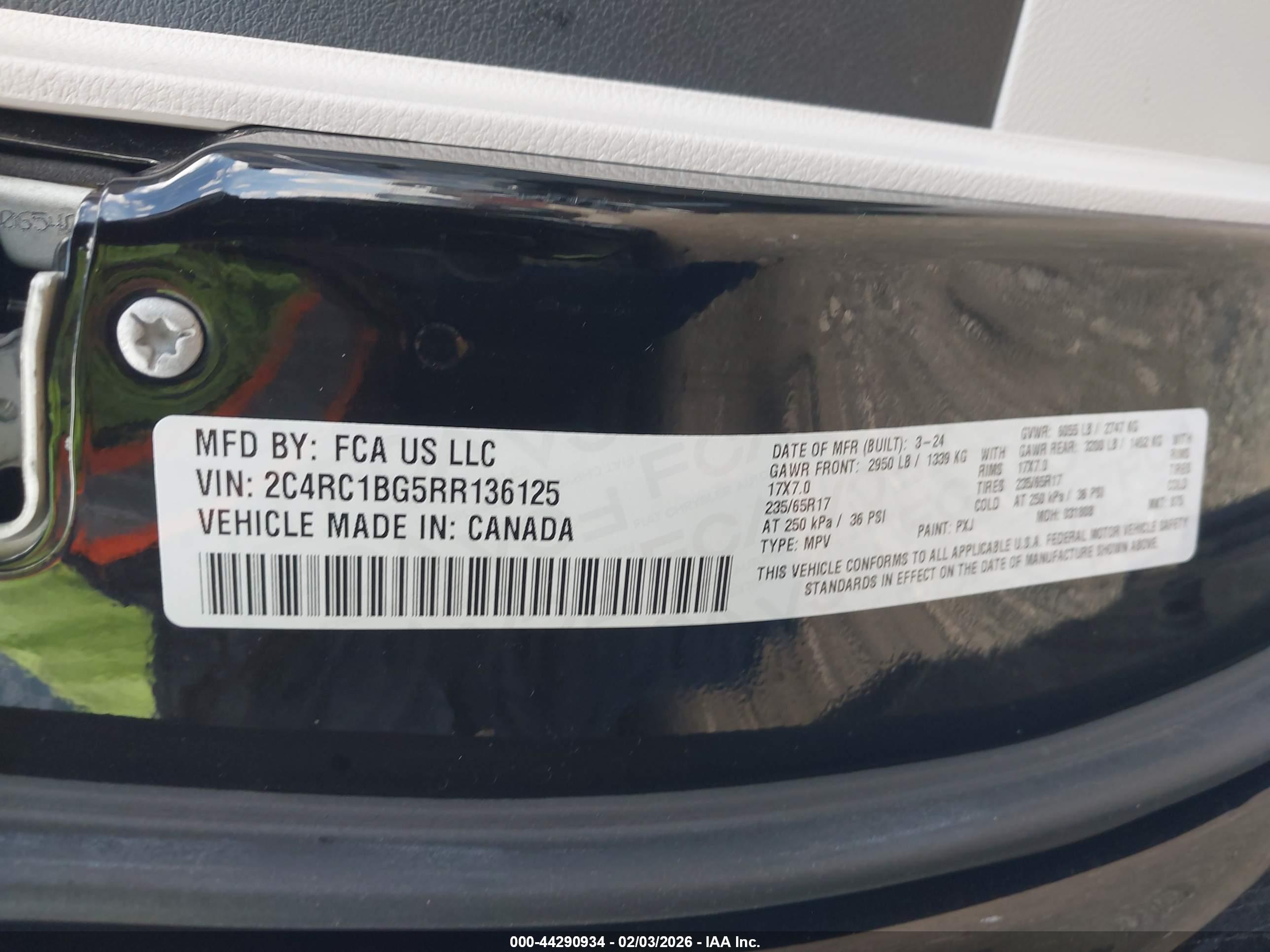 CHRYSLER PACIFICA image 9