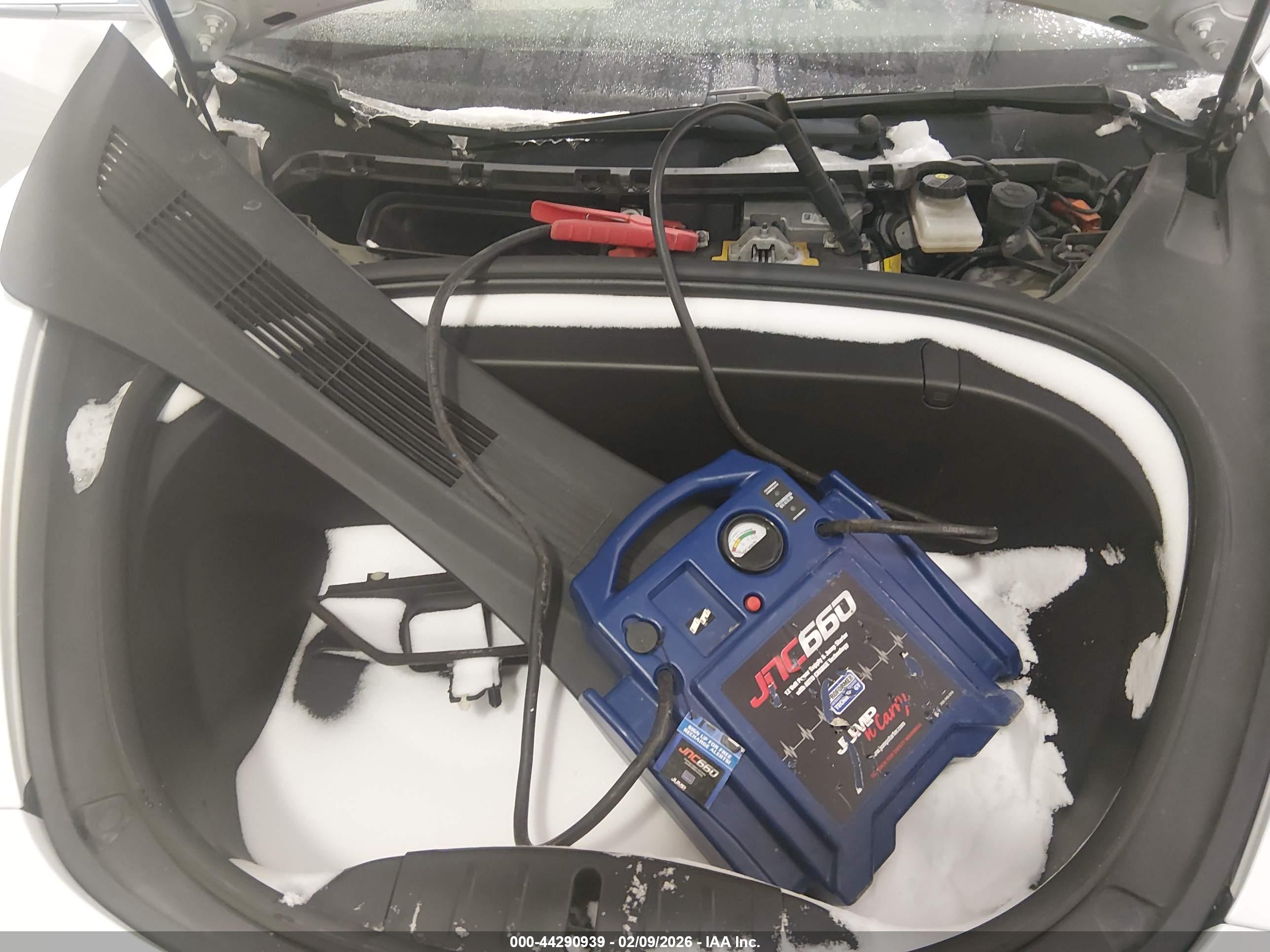 TESLA MODEL image 10