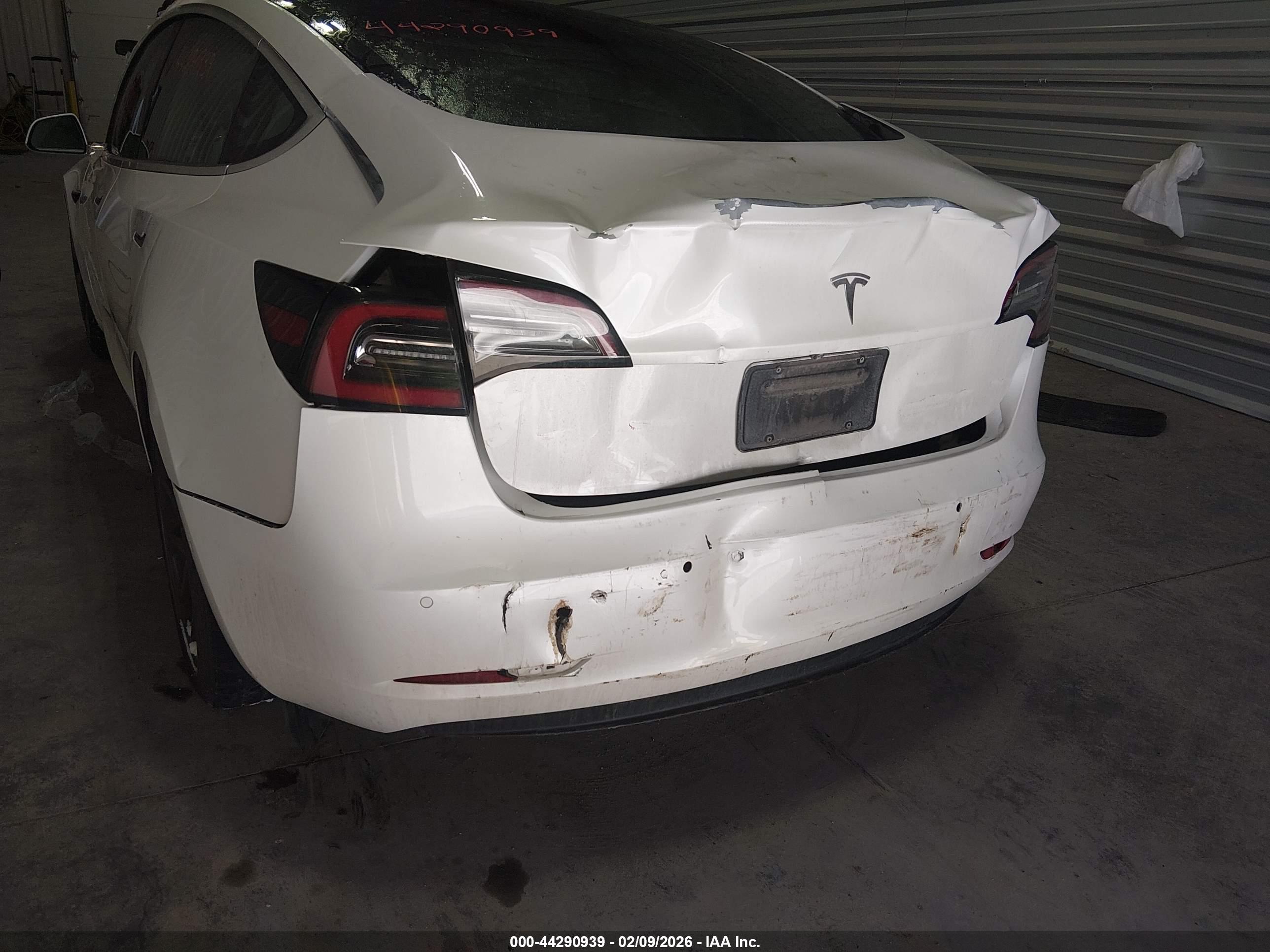 TESLA MODEL image 6