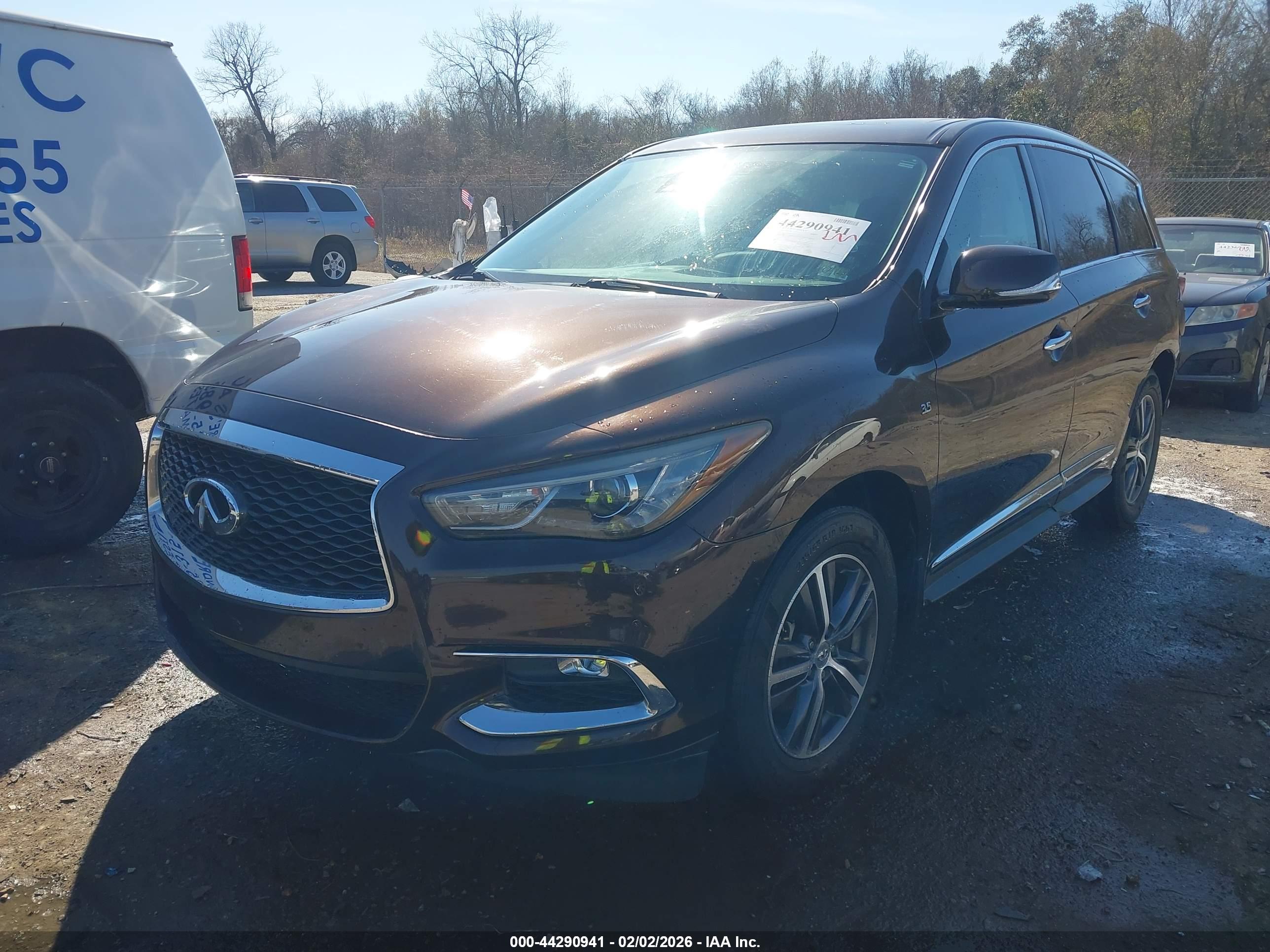 INFINITI QX60 image 2