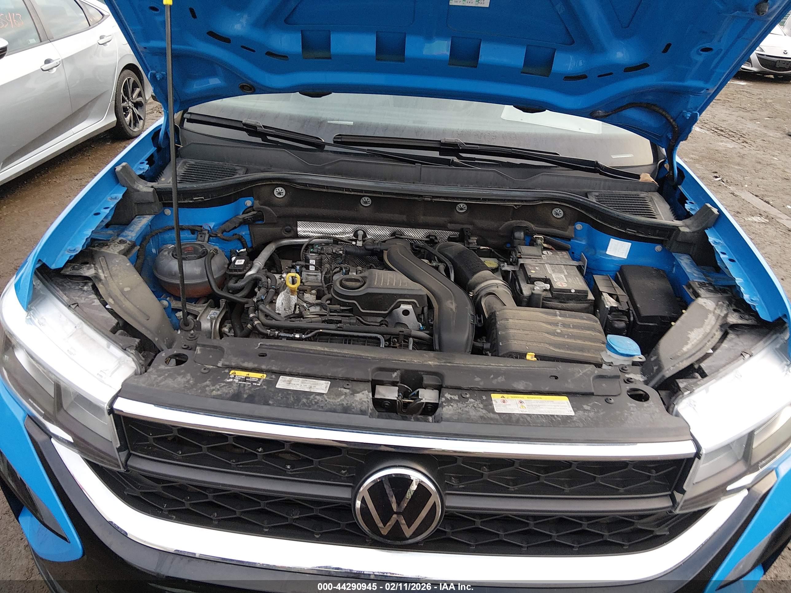 VOLKSWAGEN TAOS image 10