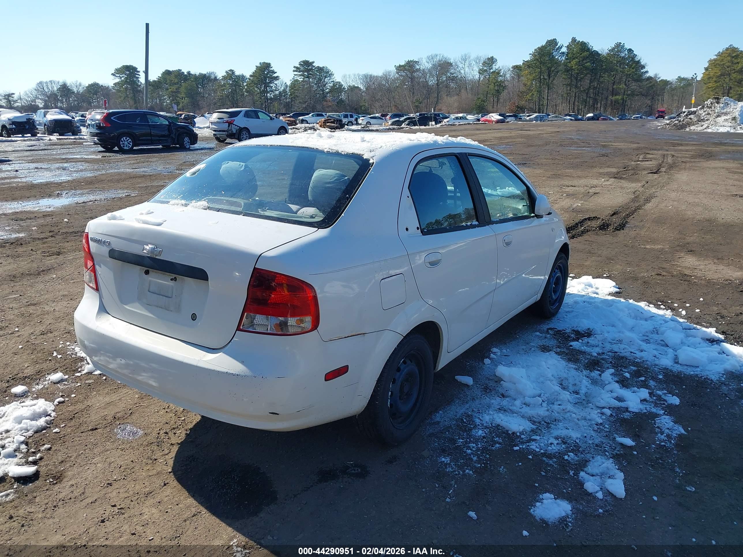 CHEVROLET AVEO image 4