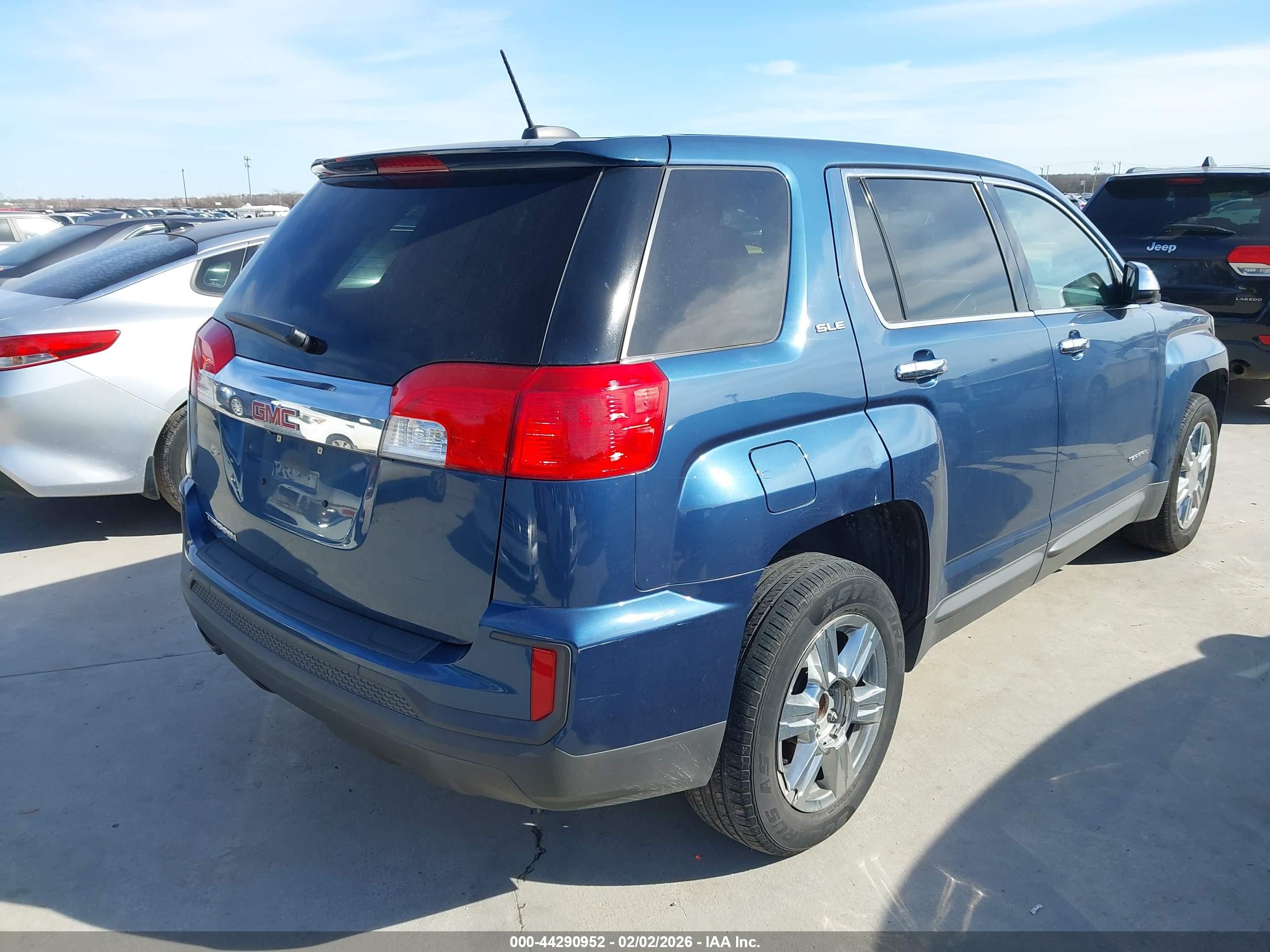 GMC TERRAIN image 4