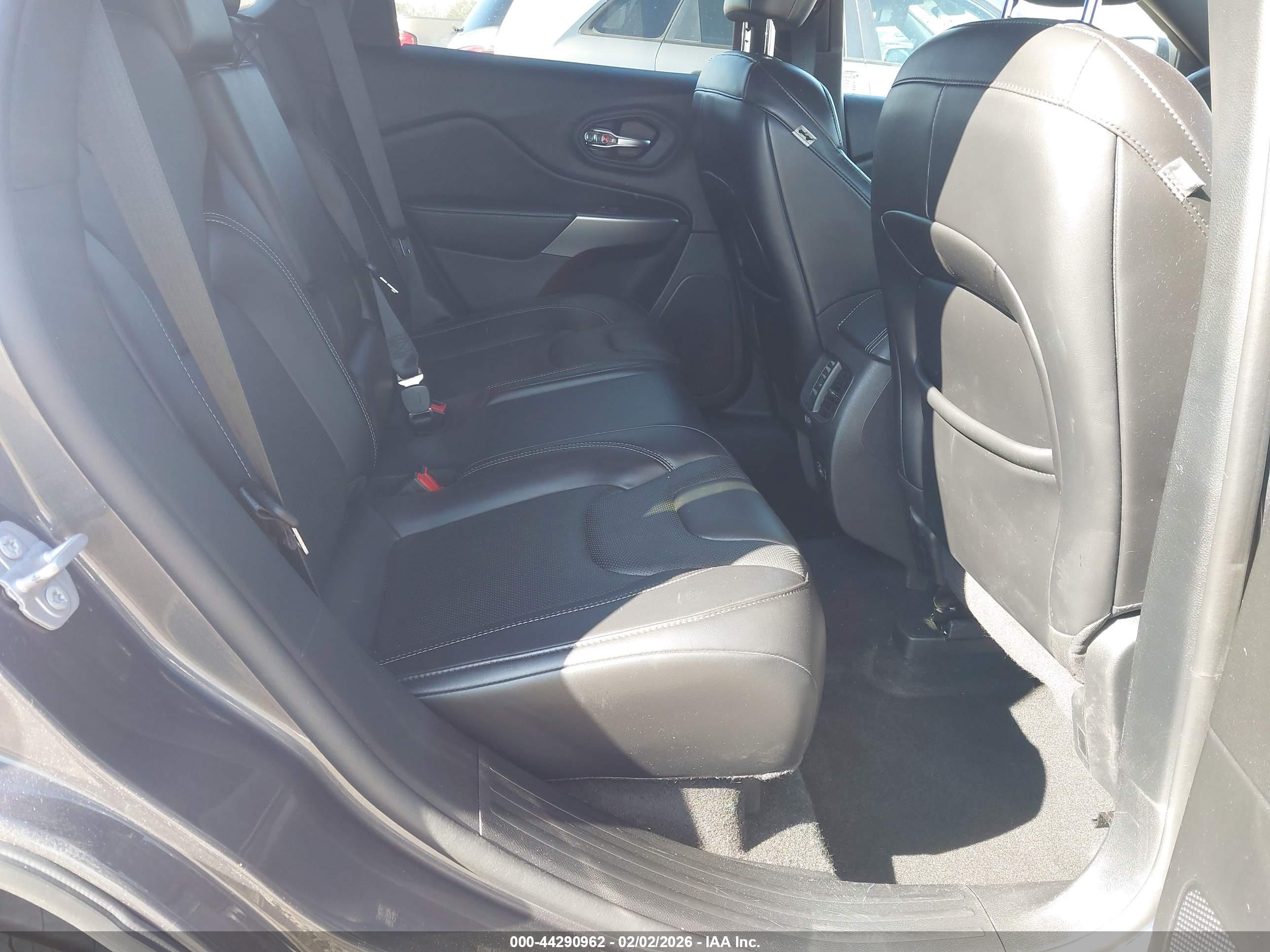 JEEP CHEROKEE image 8