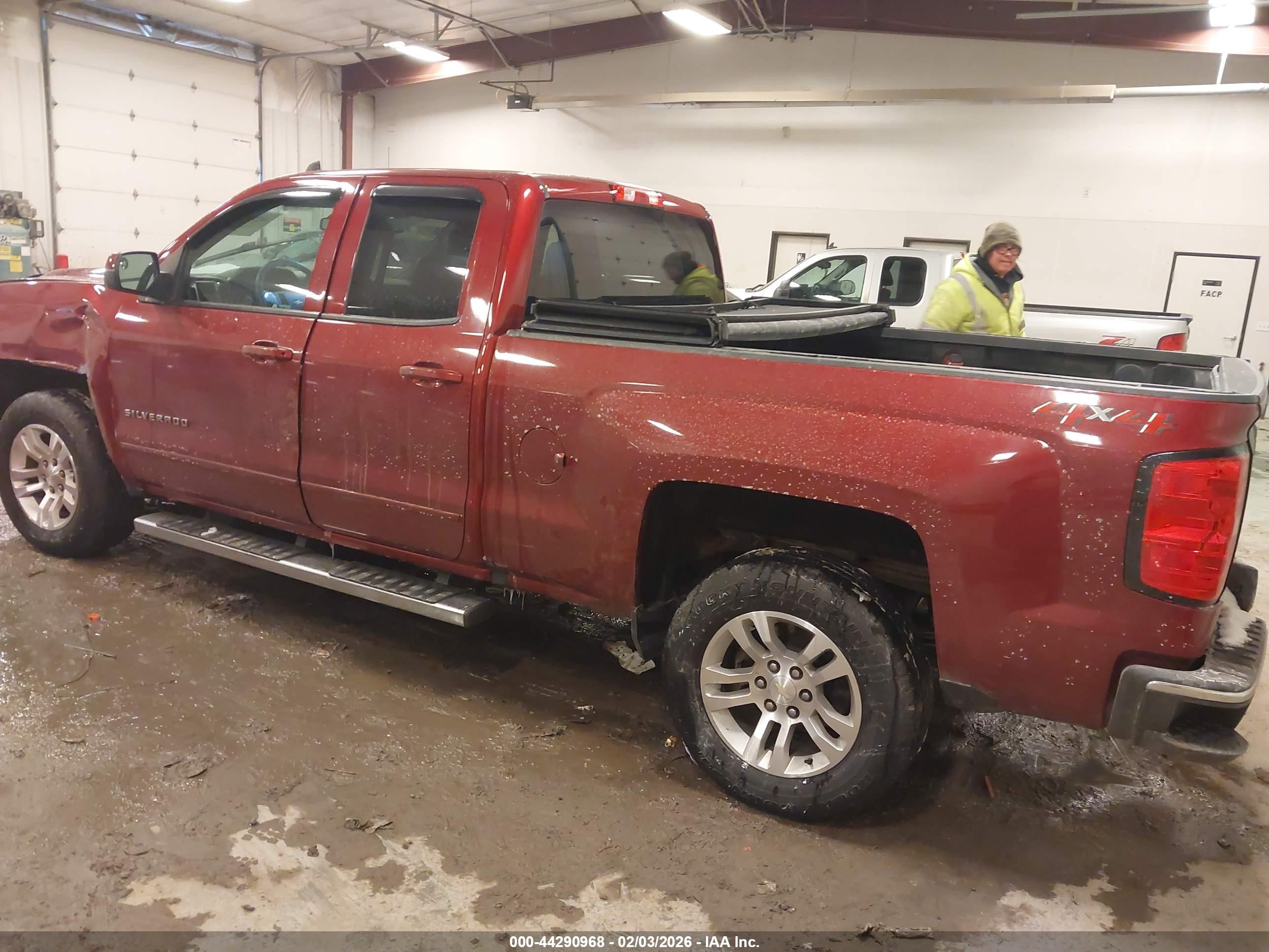 CHEVROLET SILVERADO image 3