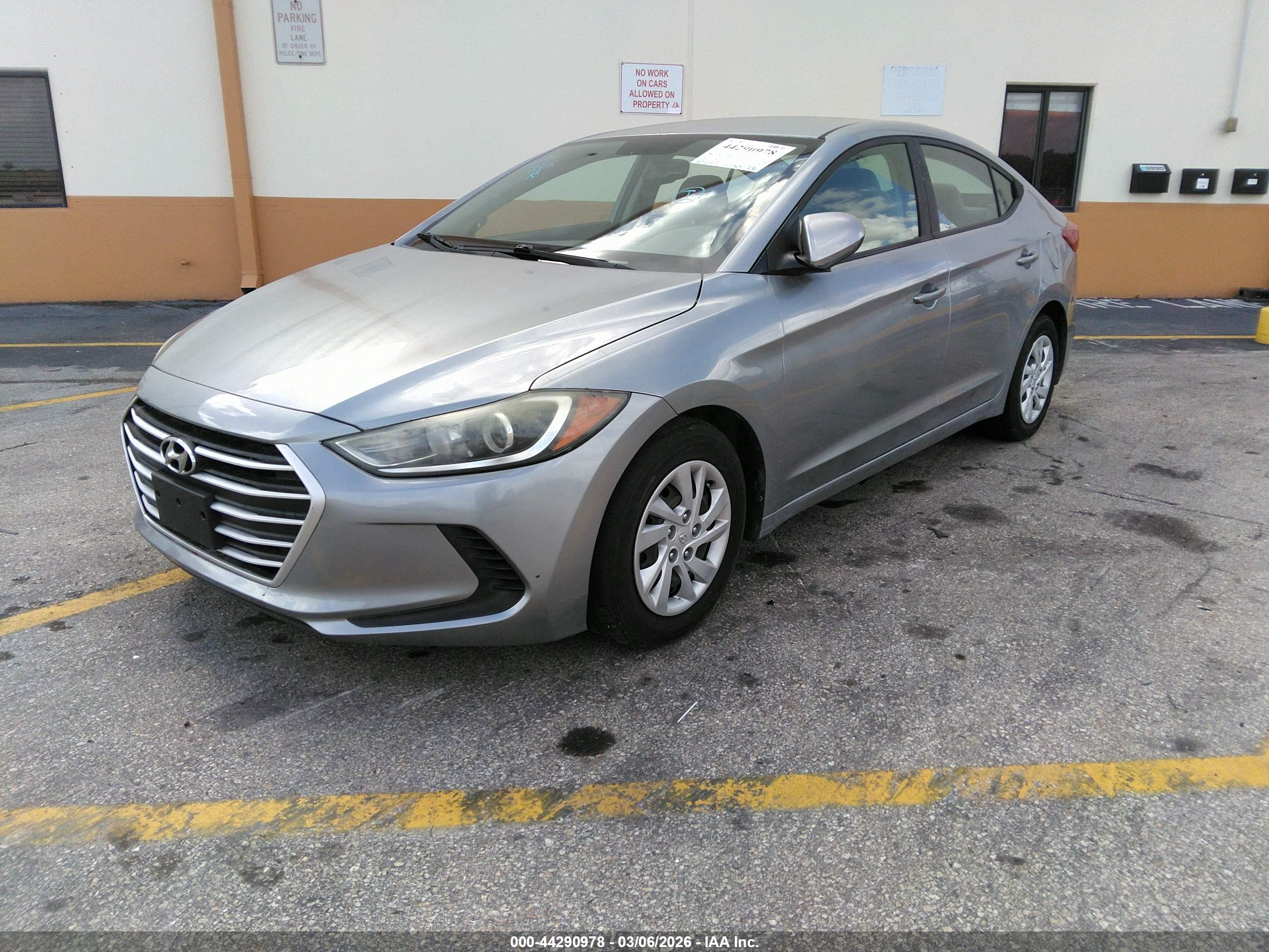 HYUNDAI ELANTRA image 2