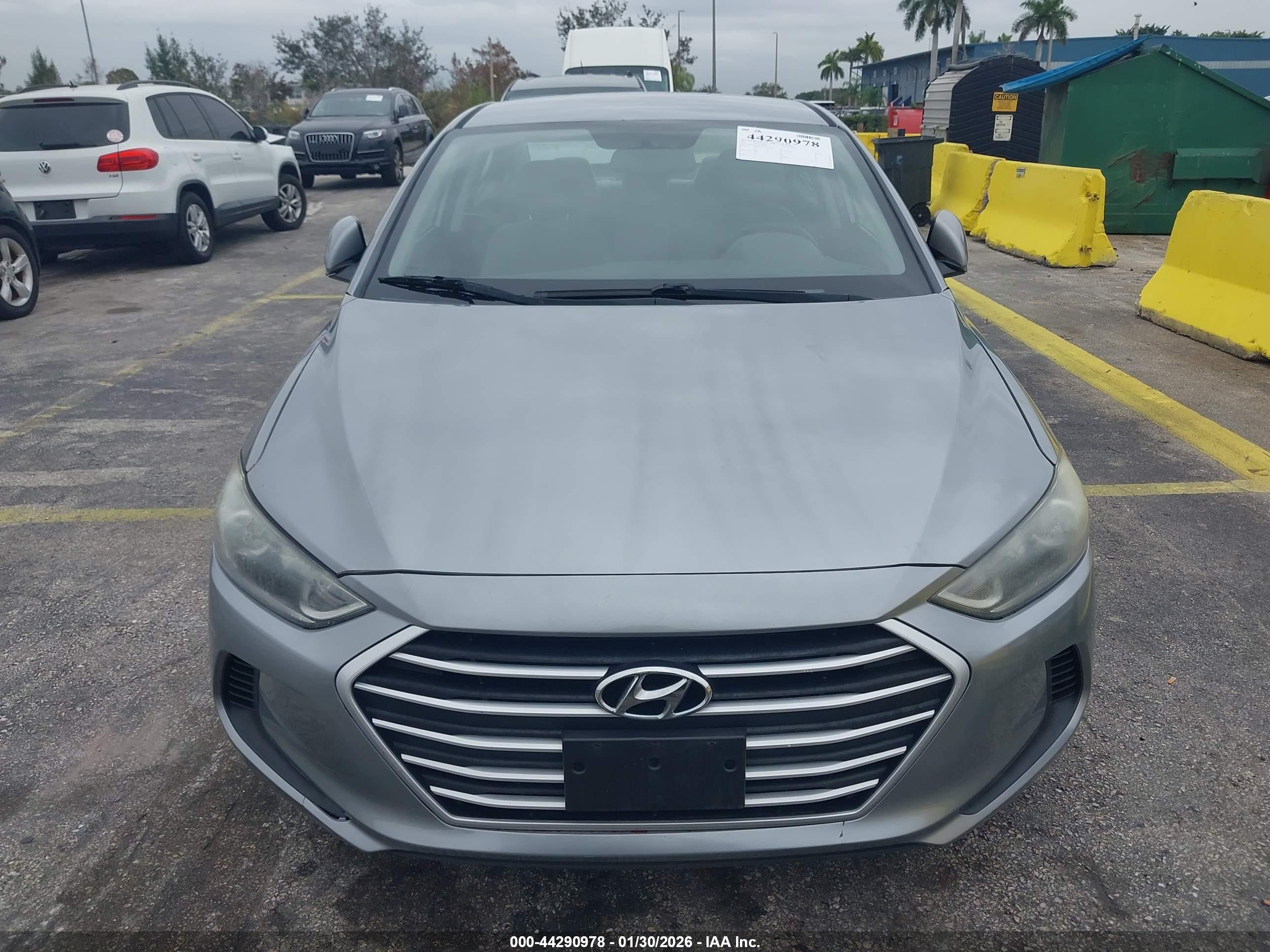 HYUNDAI ELANTRA image 6