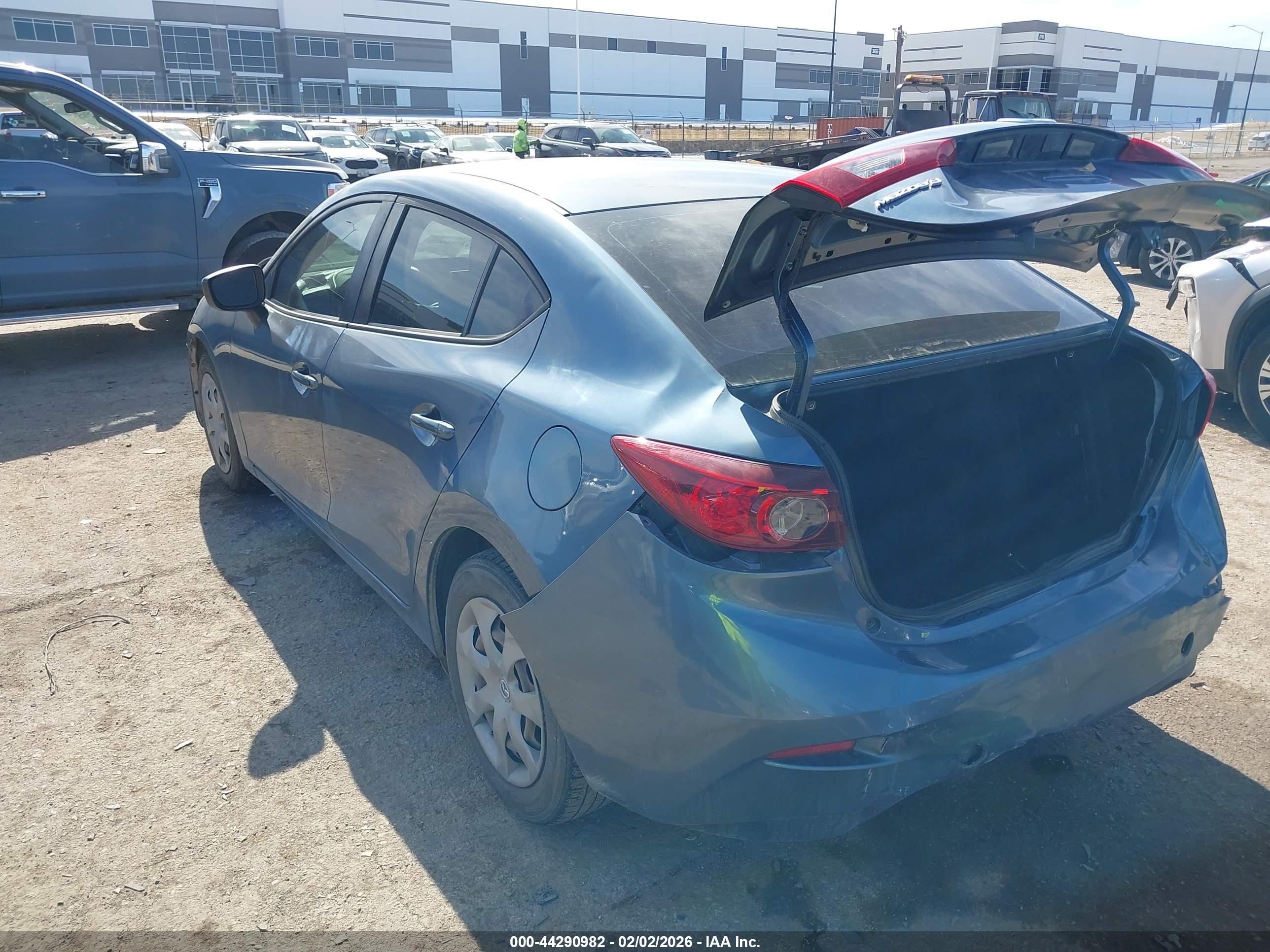 MAZDA MAZDA3 image 3