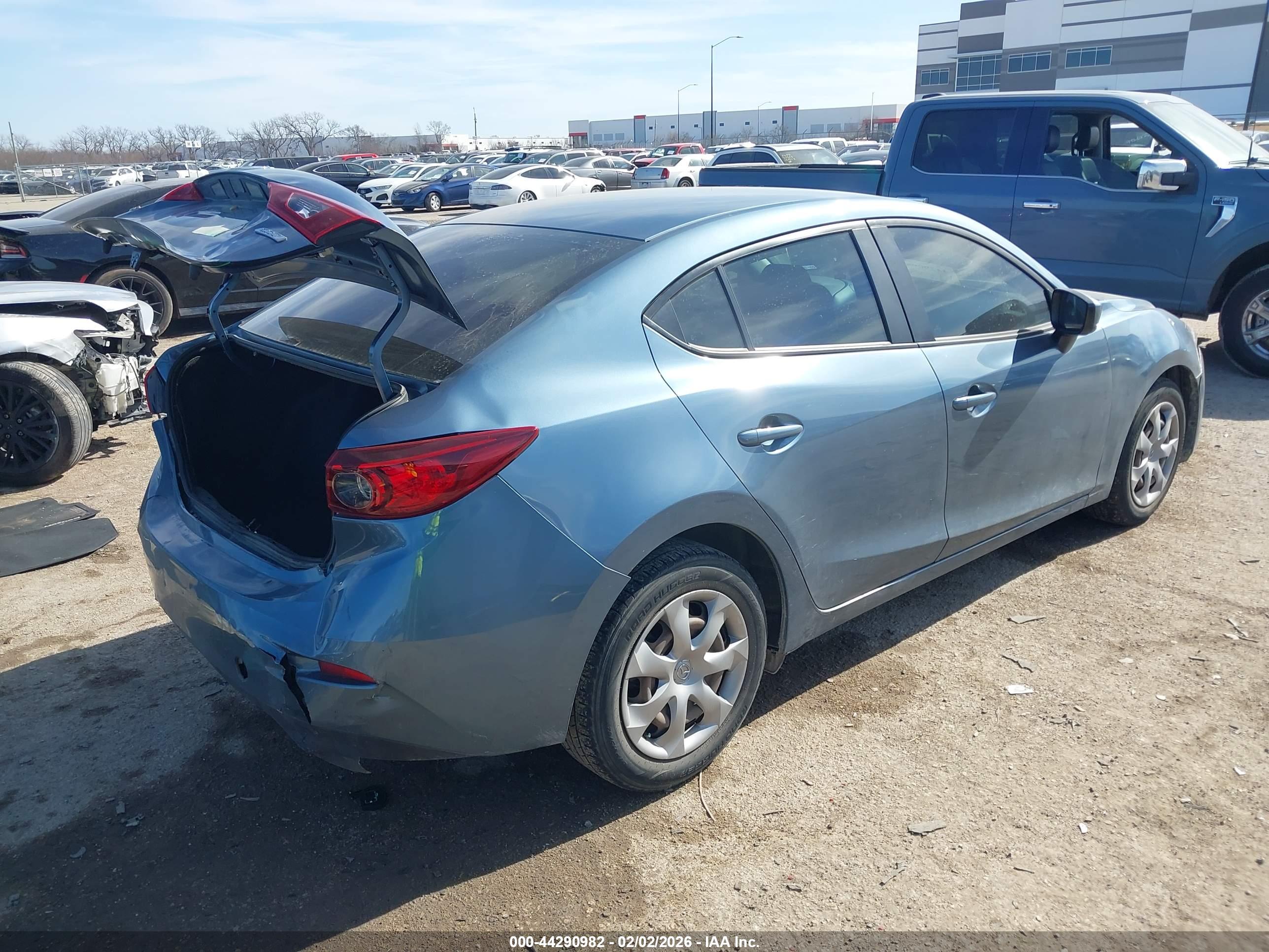 MAZDA MAZDA3 image 4