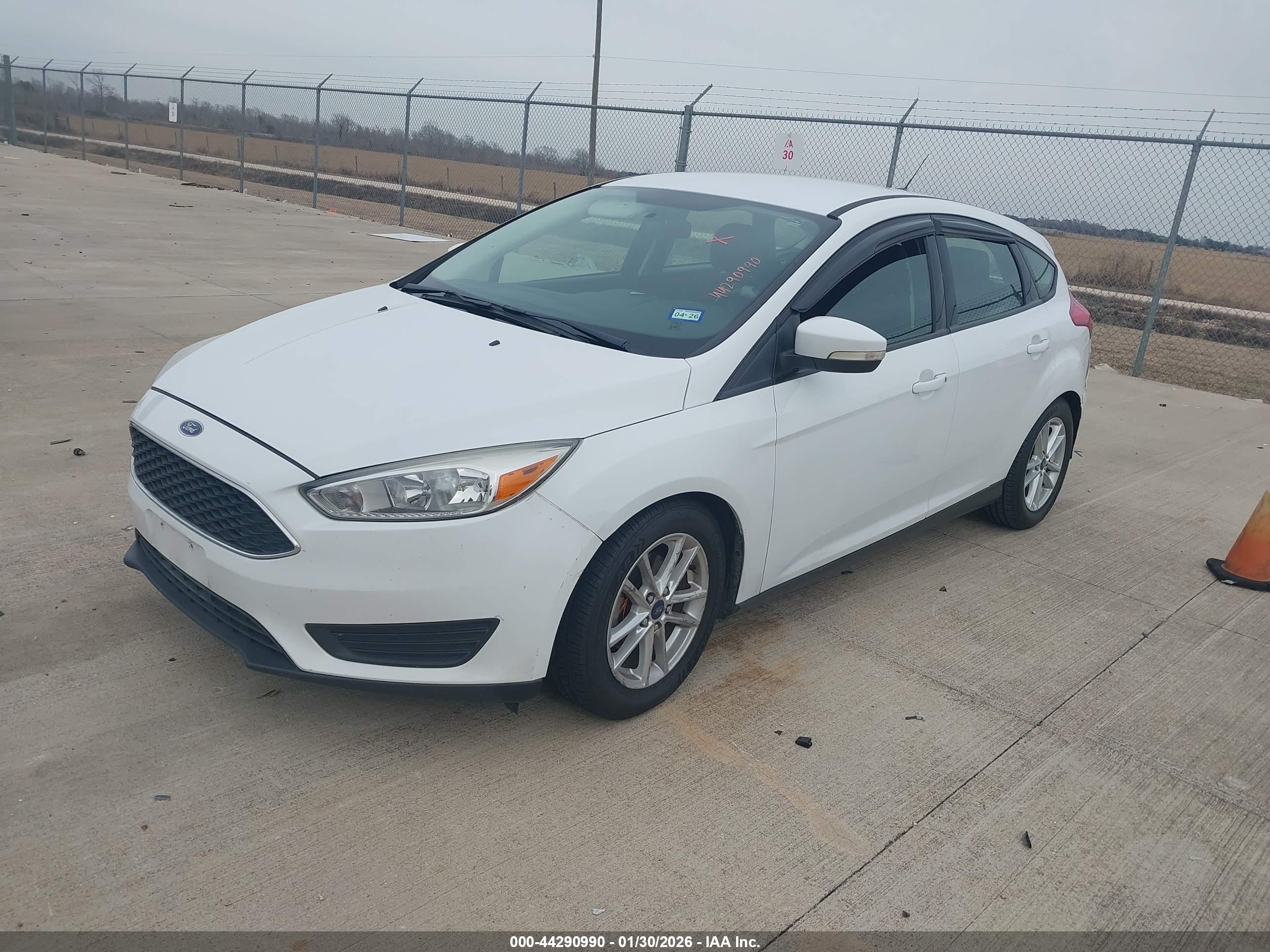 FORD FOCUS image 2