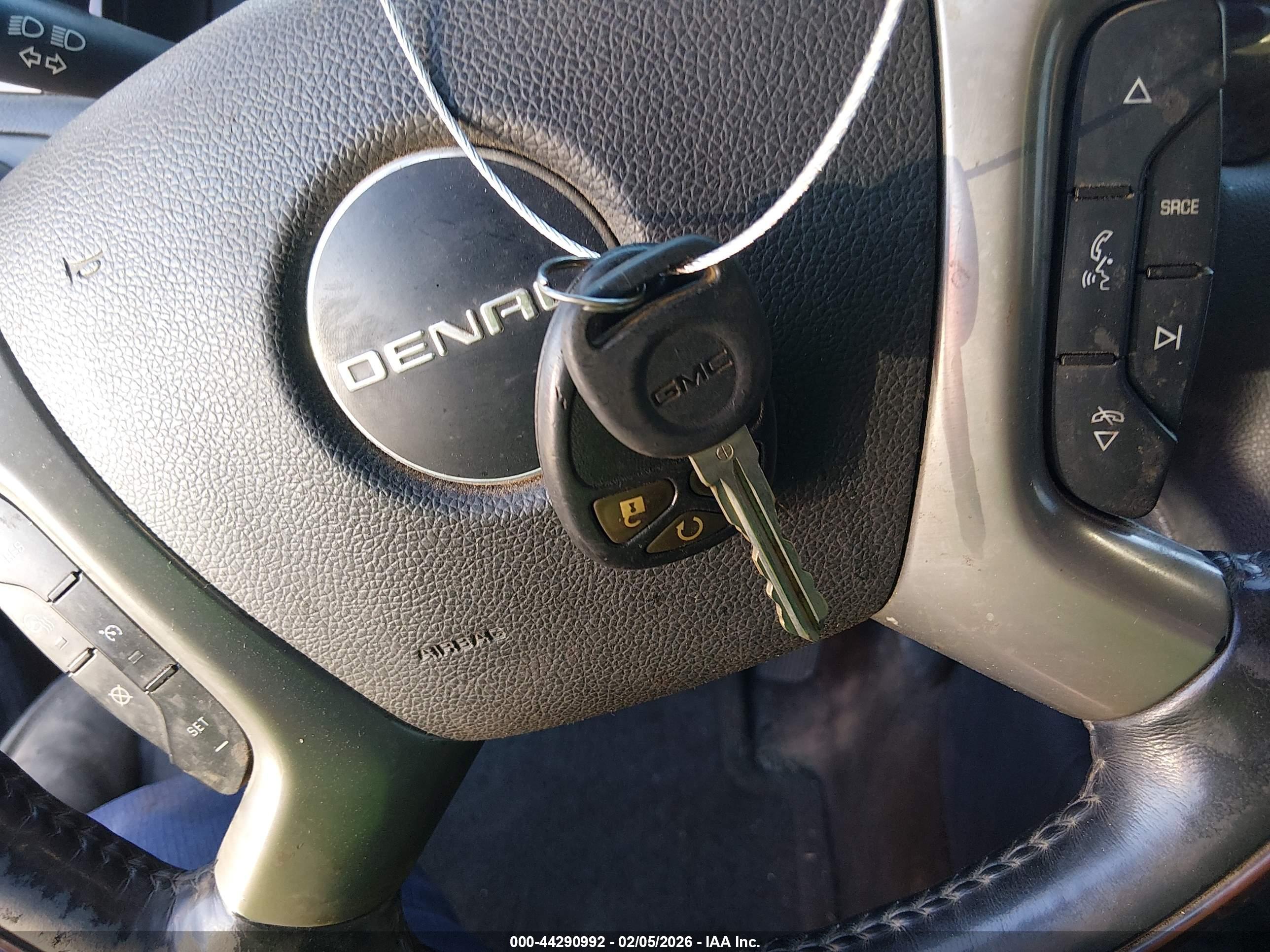 GMC SIERRA image 11