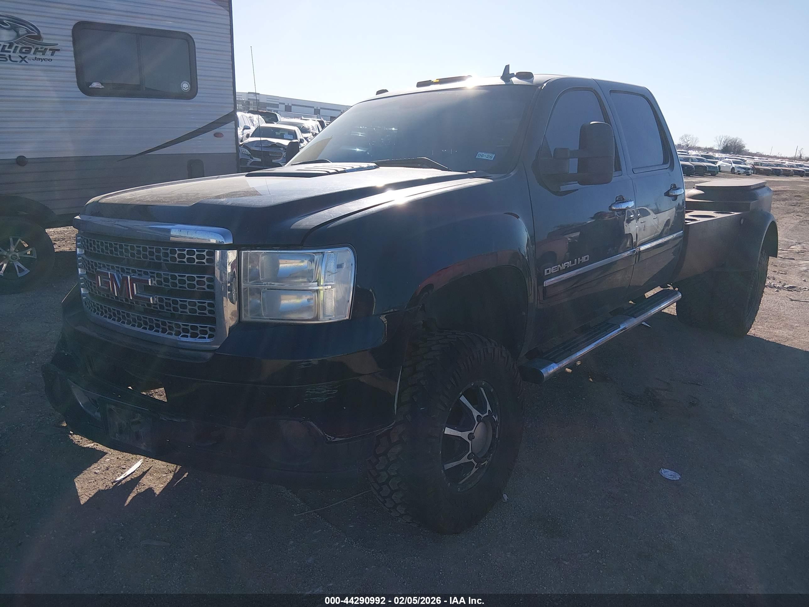 GMC SIERRA image 2