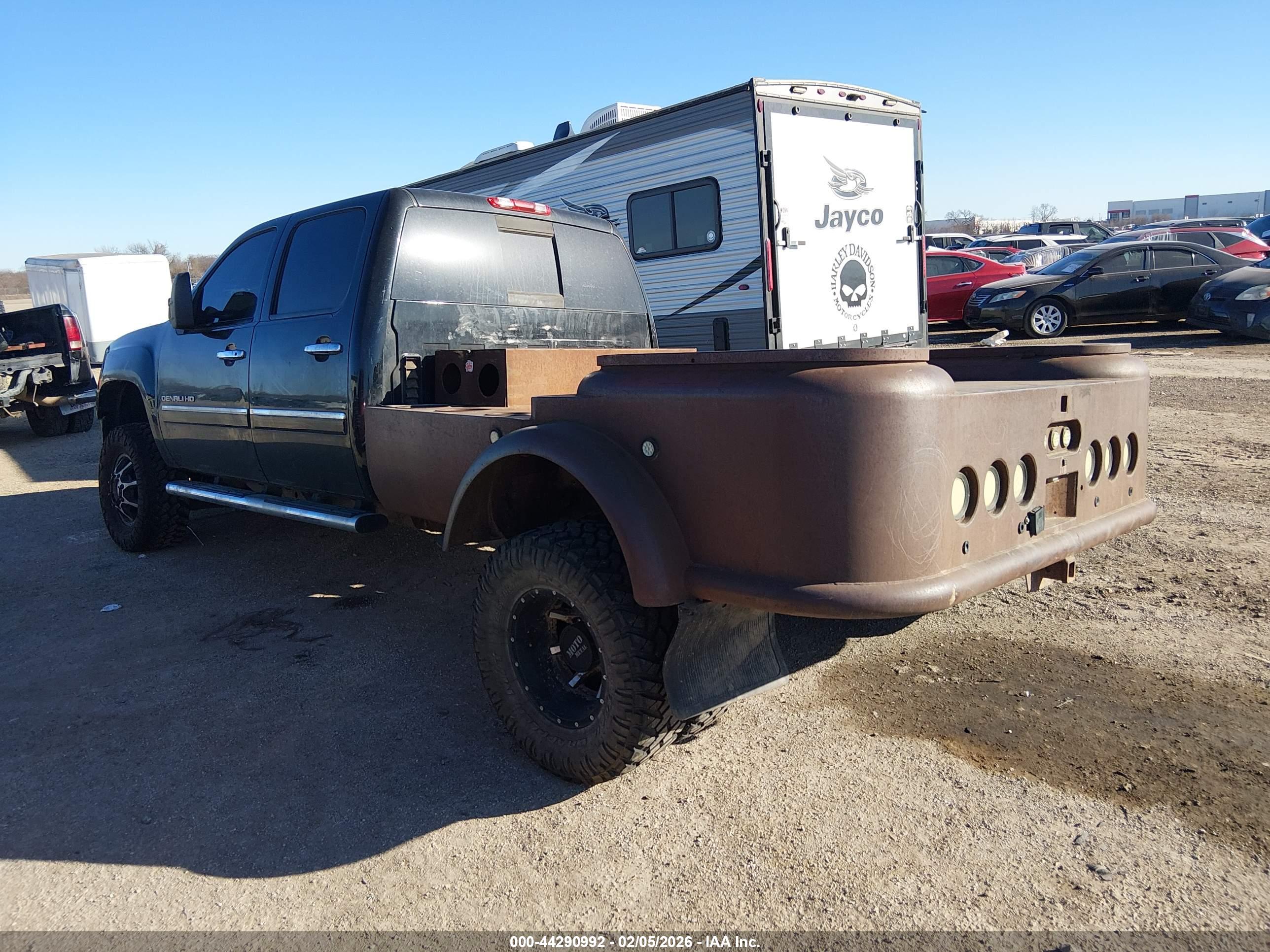GMC SIERRA image 3