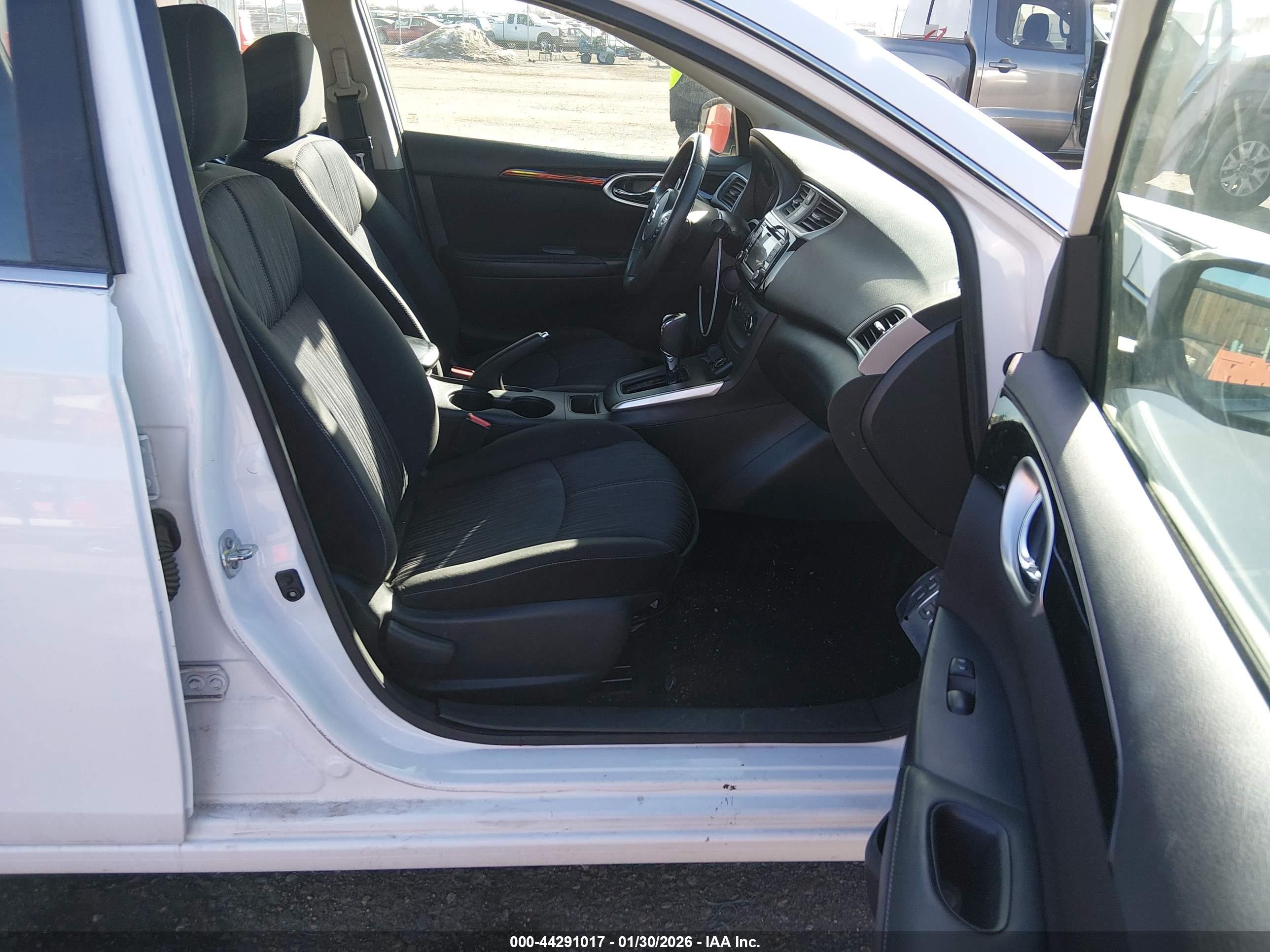 NISSAN SENTRA image 5