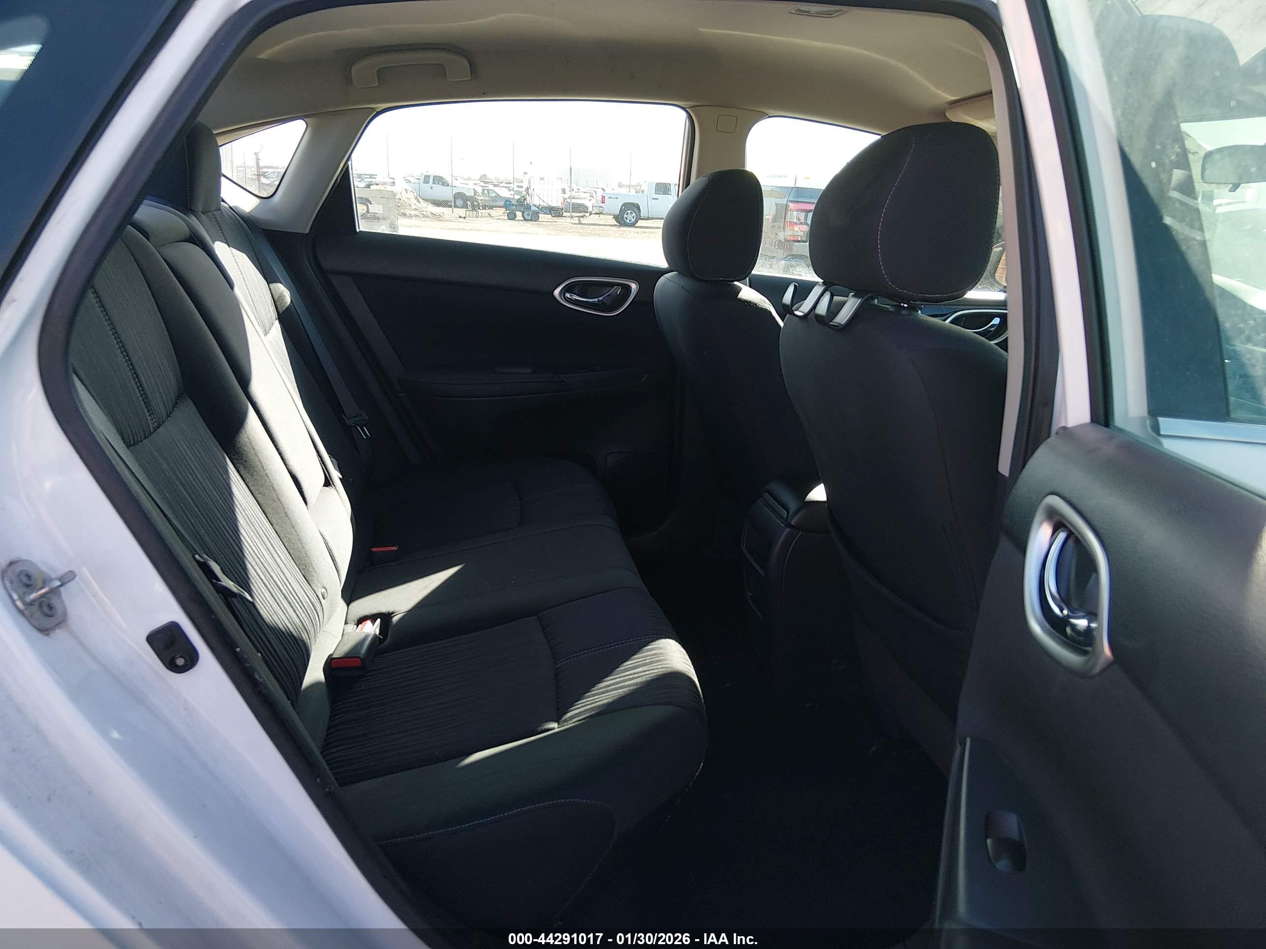 NISSAN SENTRA image 8