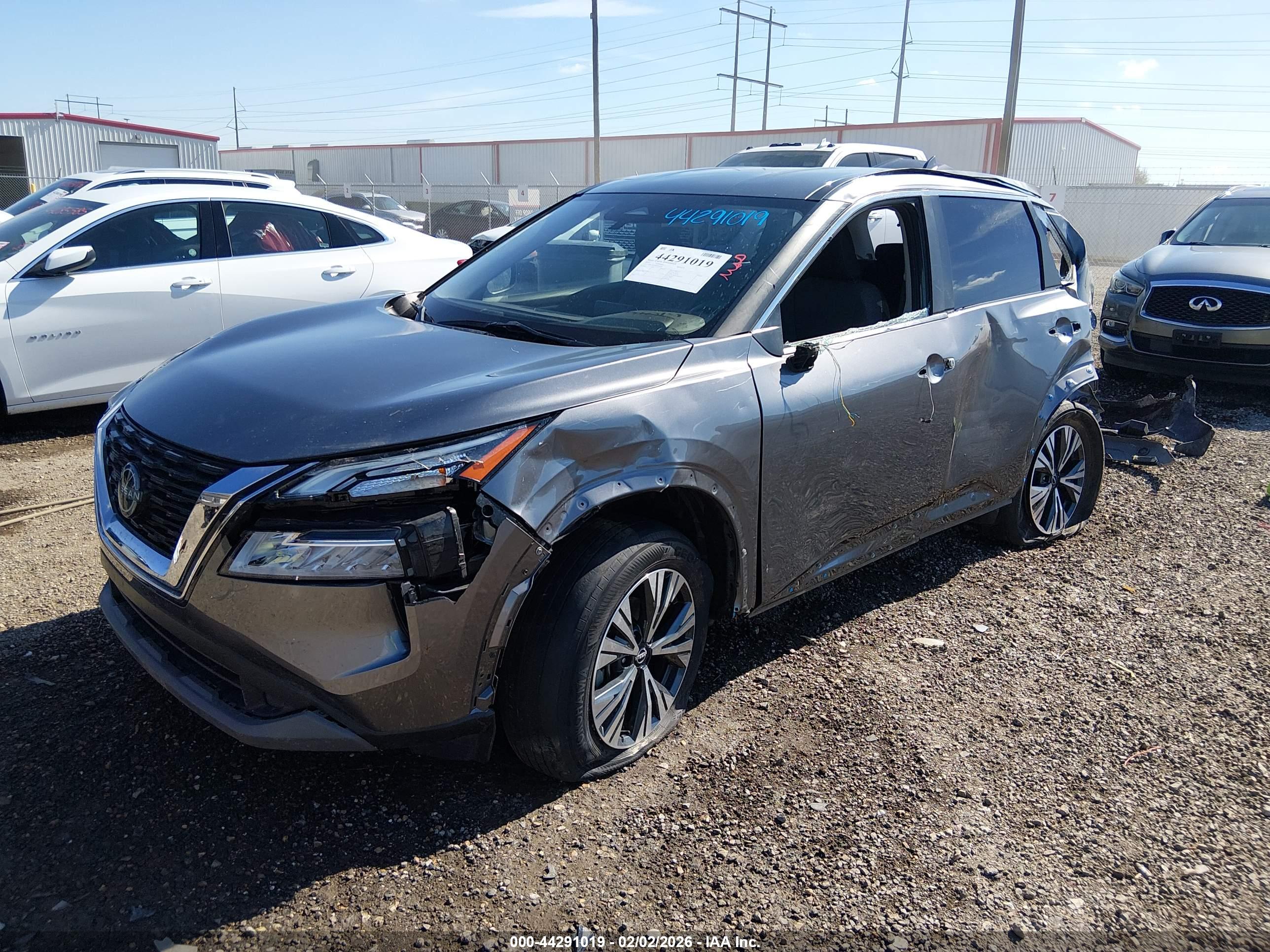 NISSAN ROGUE image 2