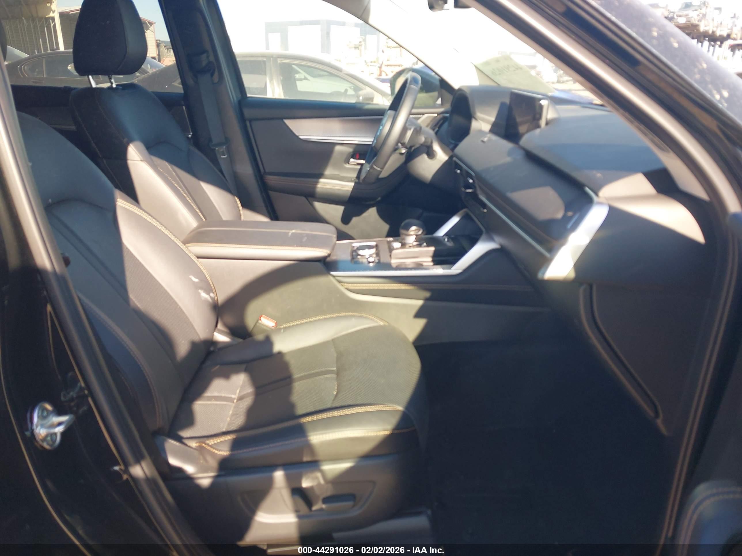 MAZDA CX-90 image 5