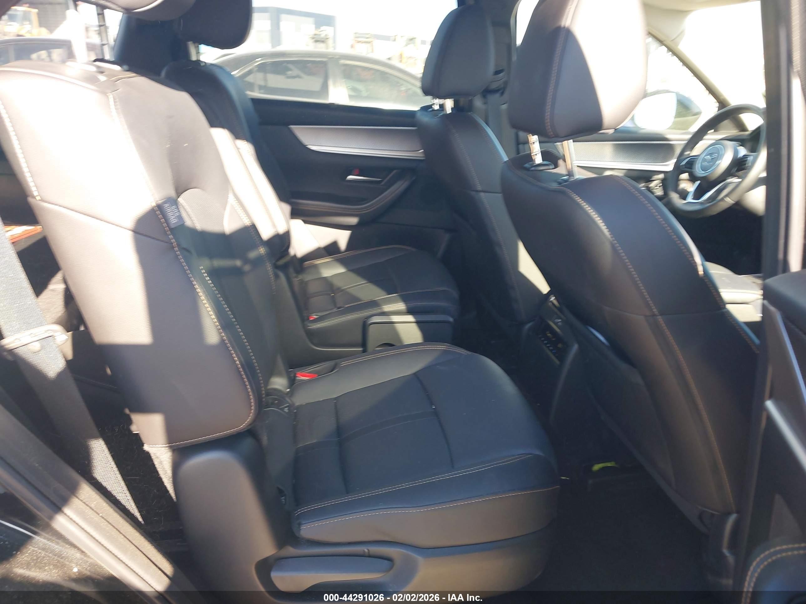 MAZDA CX-90 image 8