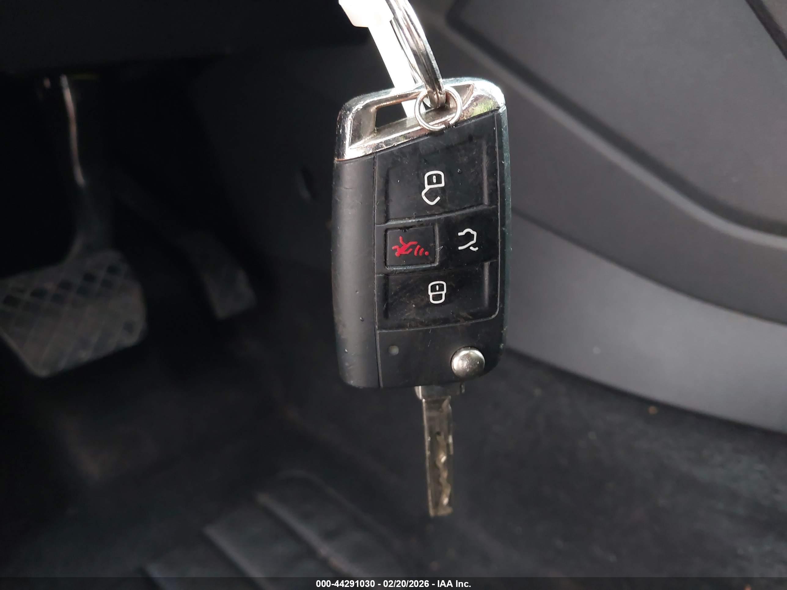 VOLKSWAGEN TIGUAN image 11