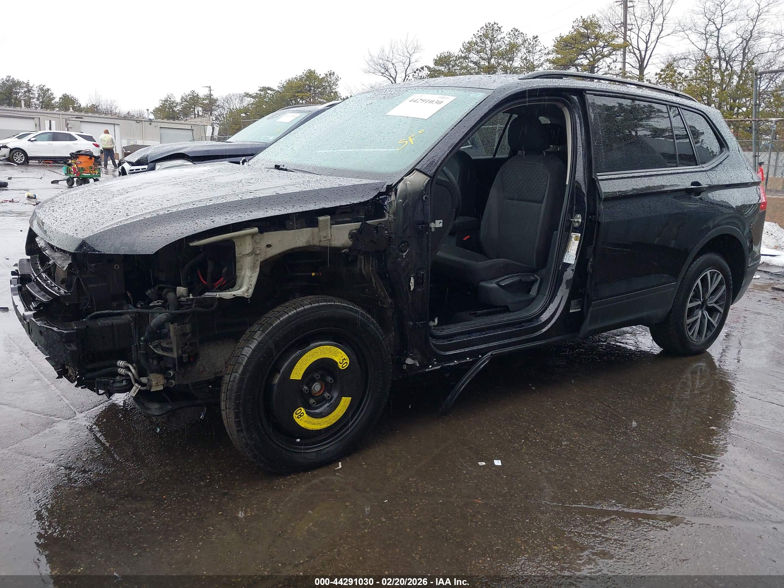 VOLKSWAGEN TIGUAN image 6