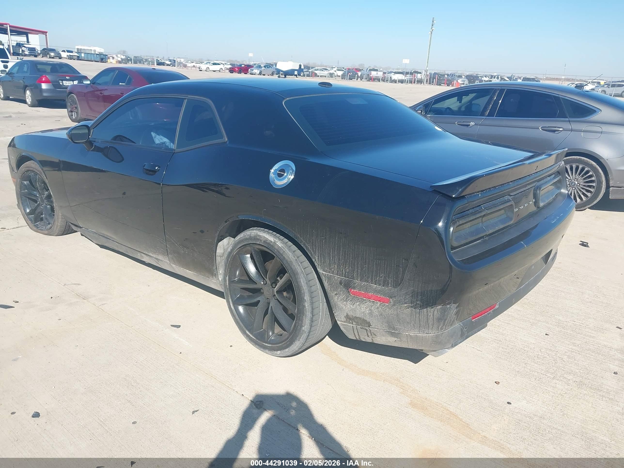 DODGE CHALLENGER image 3