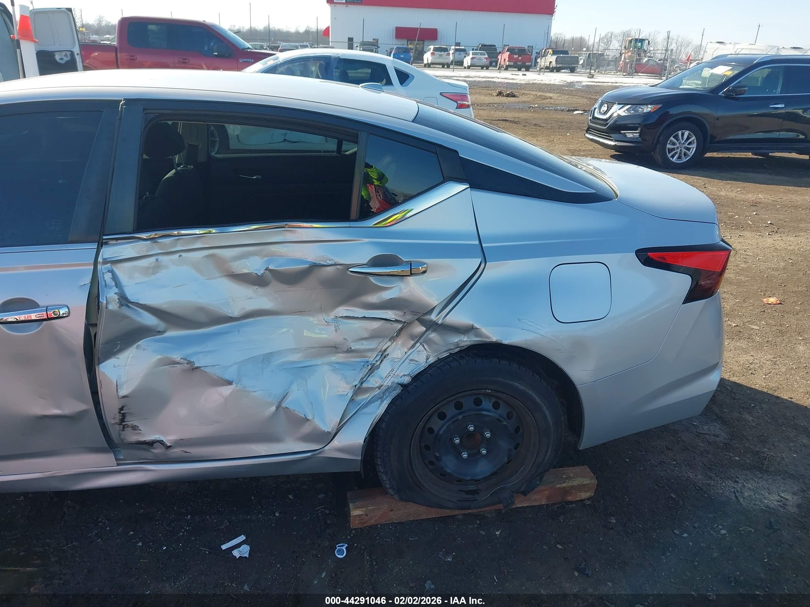 NISSAN ALTIMA image 6