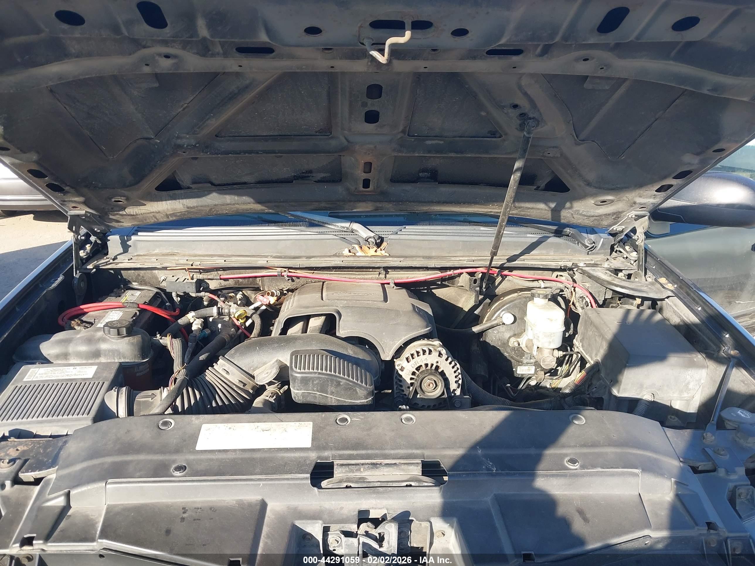 CHEVROLET SUBURBAN image 10