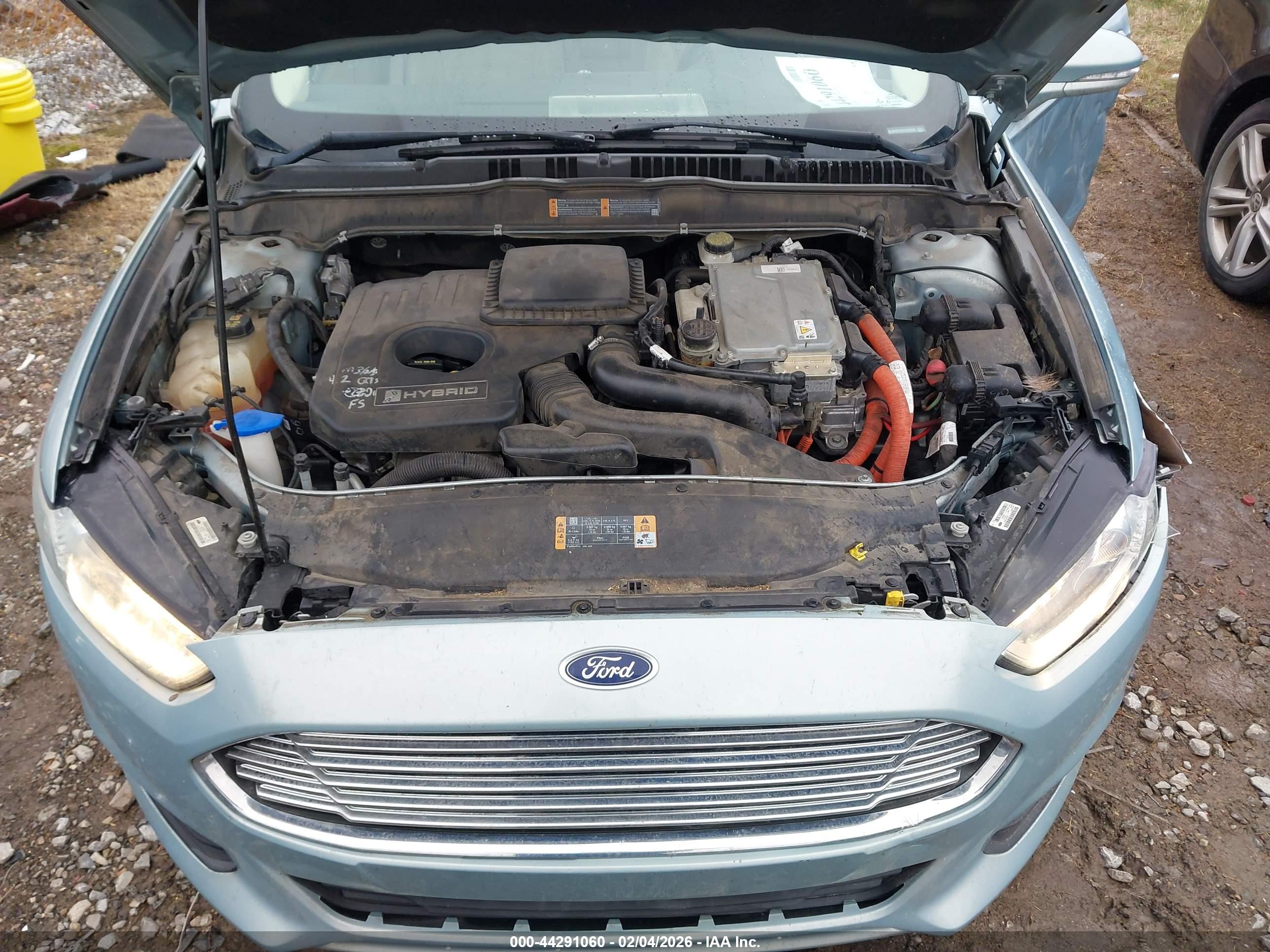 FORD FUSION image 10