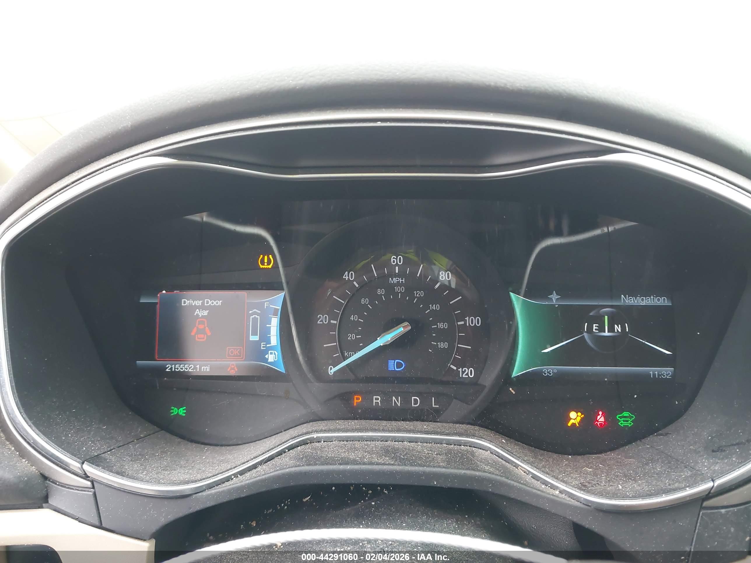 FORD FUSION image 7