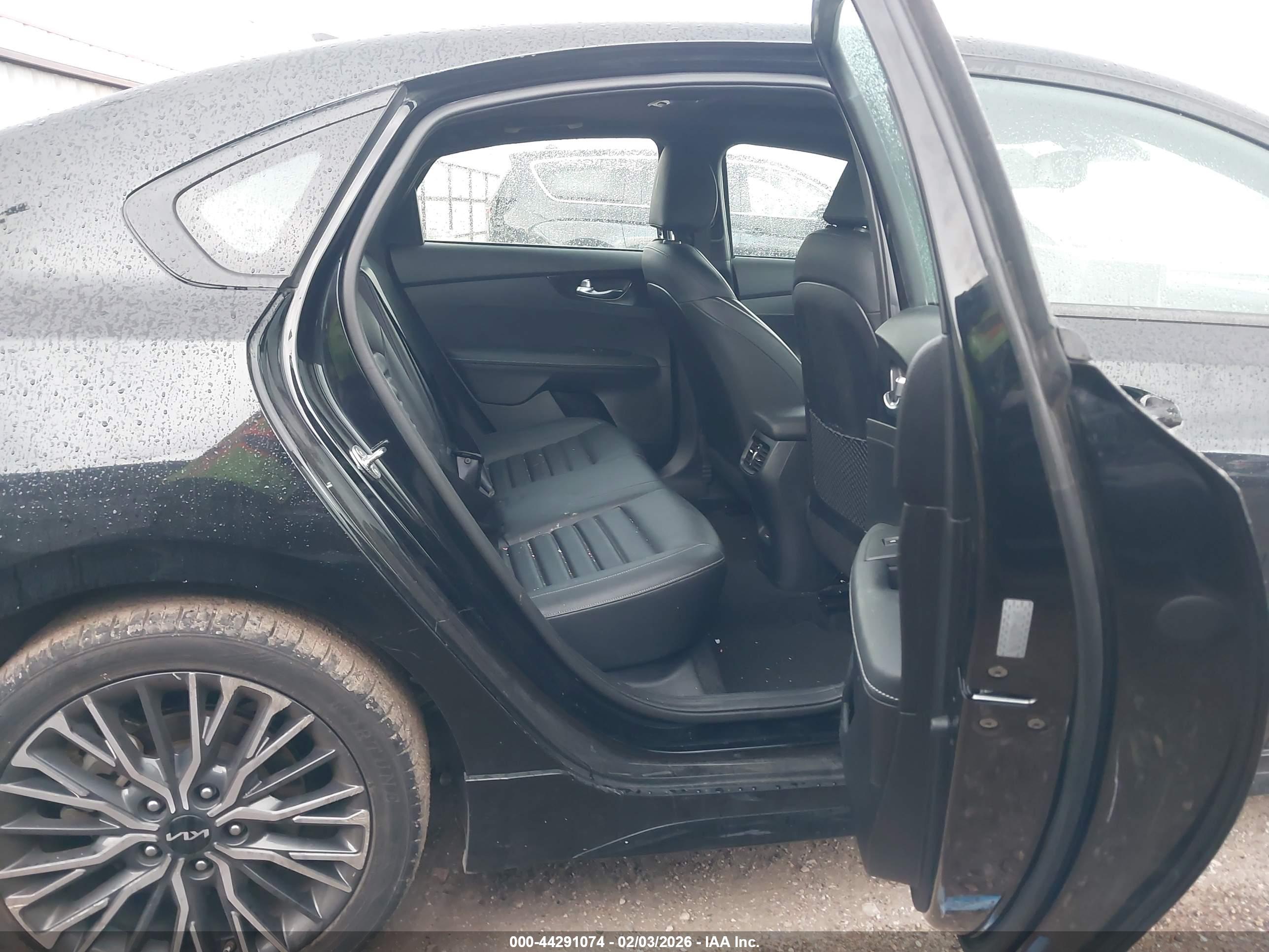 KIA FORTE image 8