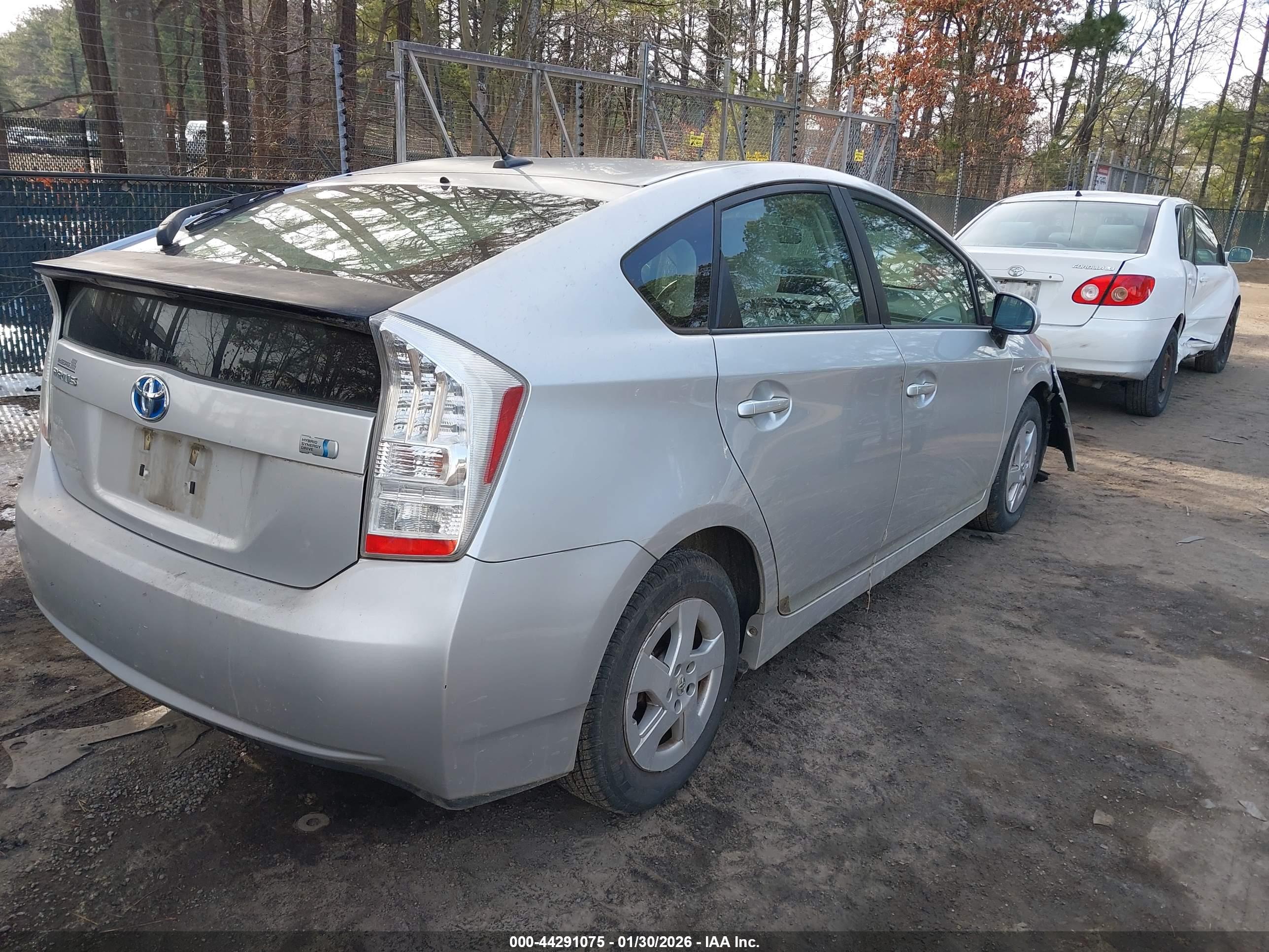 TOYOTA PRIUS image 4
