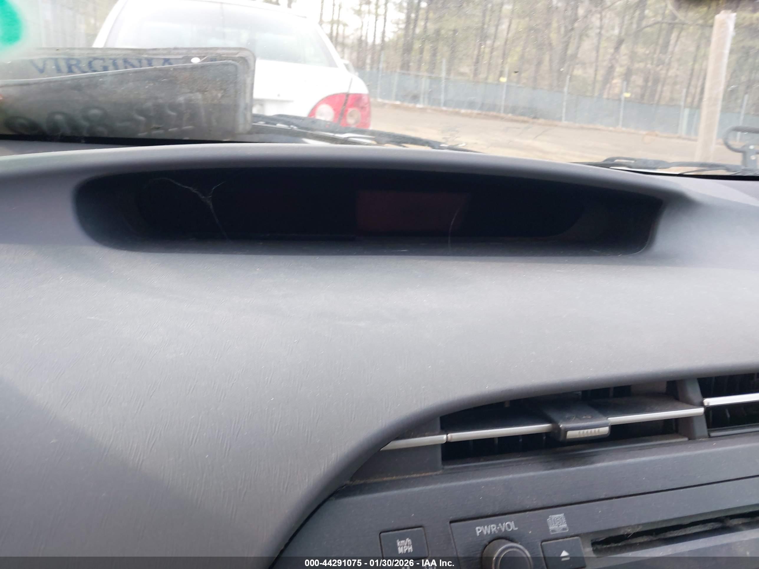 TOYOTA PRIUS image 7