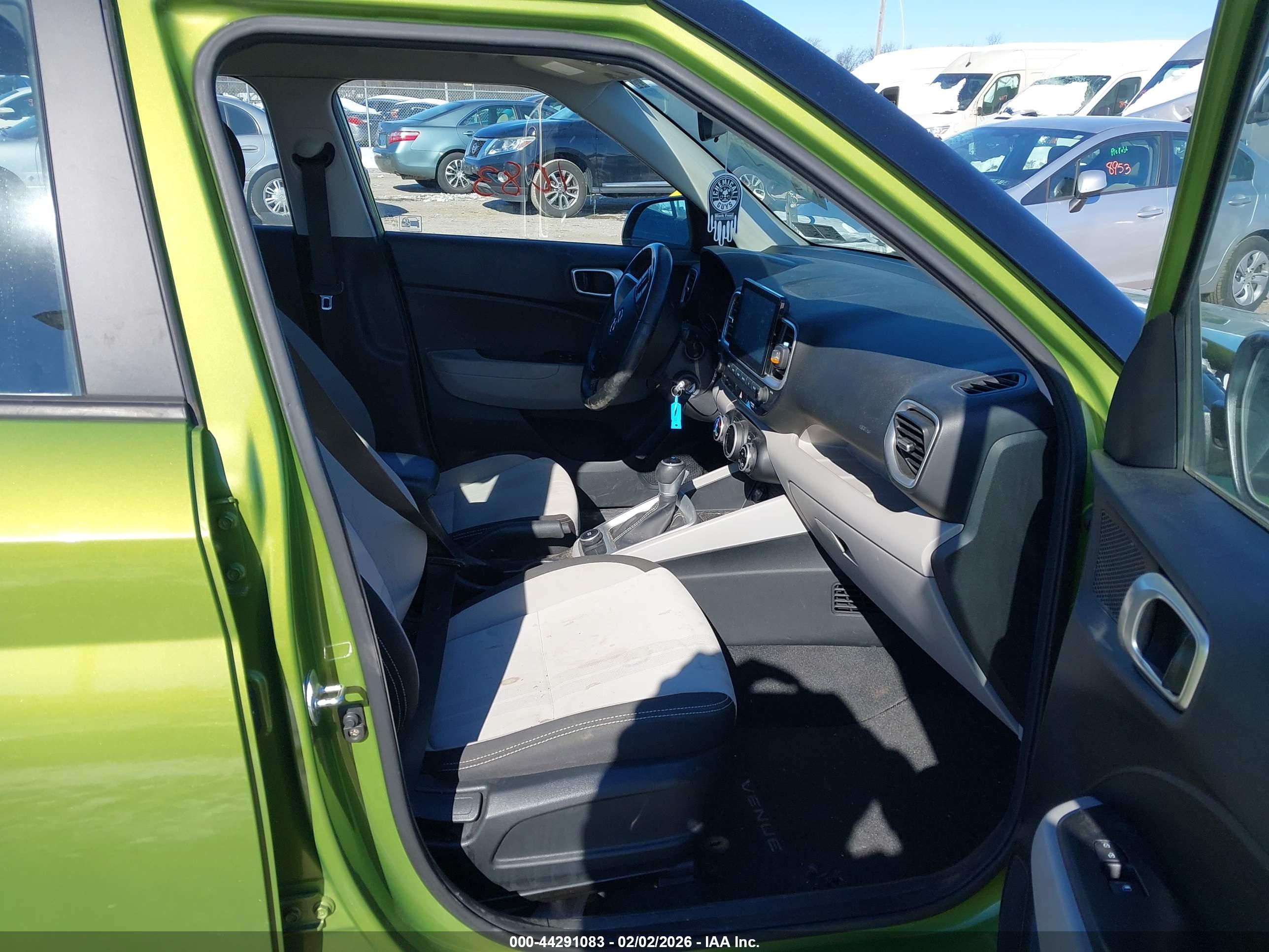 HYUNDAI VENUE image 5