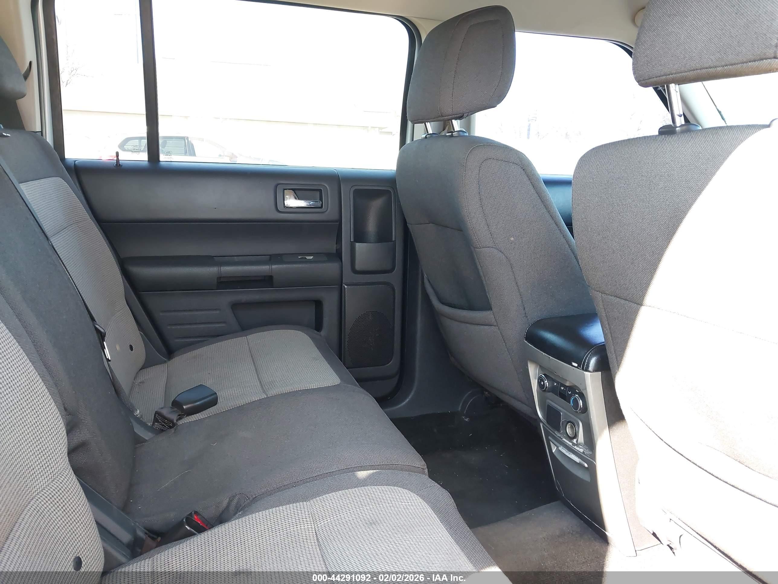 FORD FLEX image 8