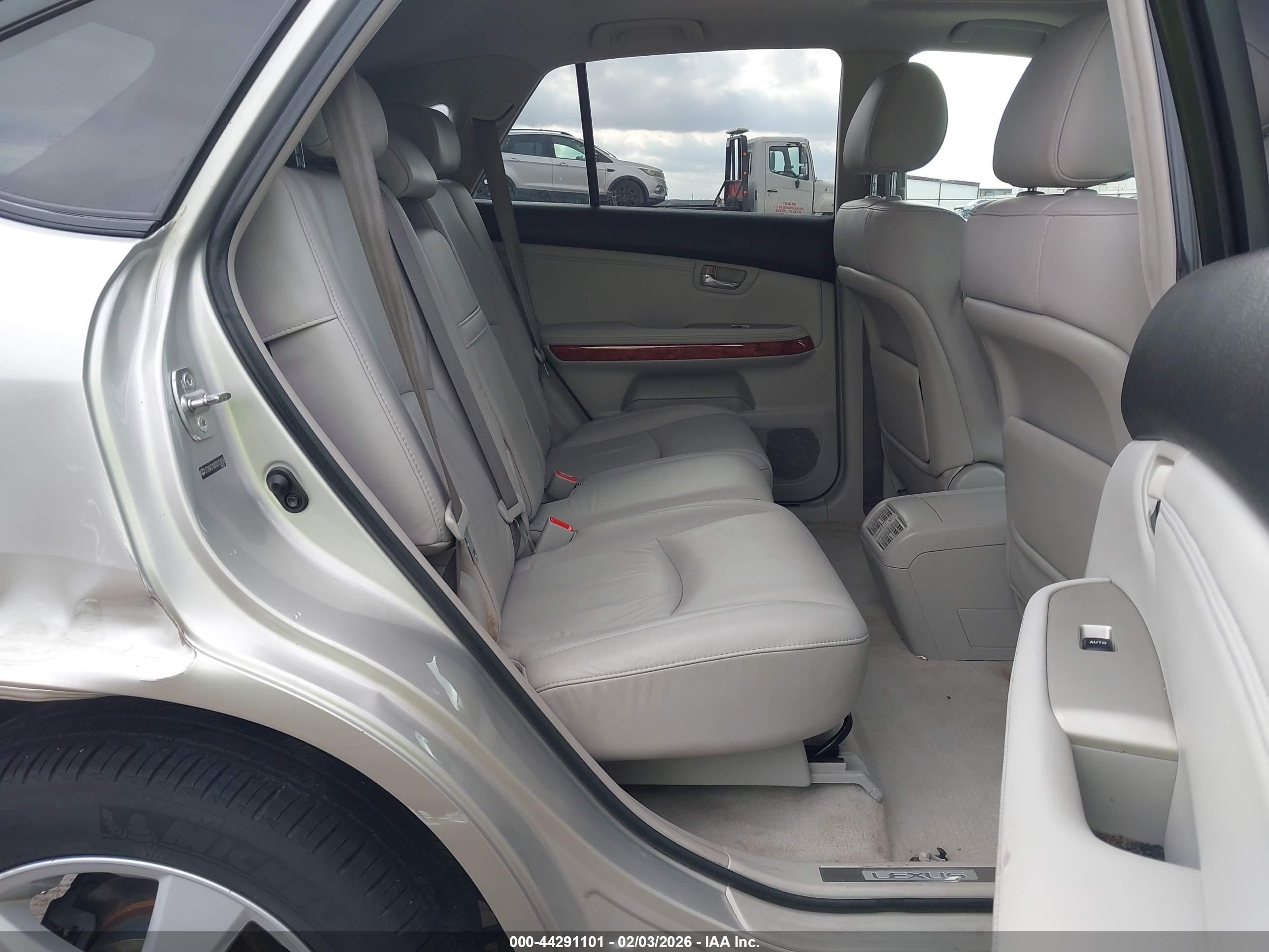 LEXUS RX image 8