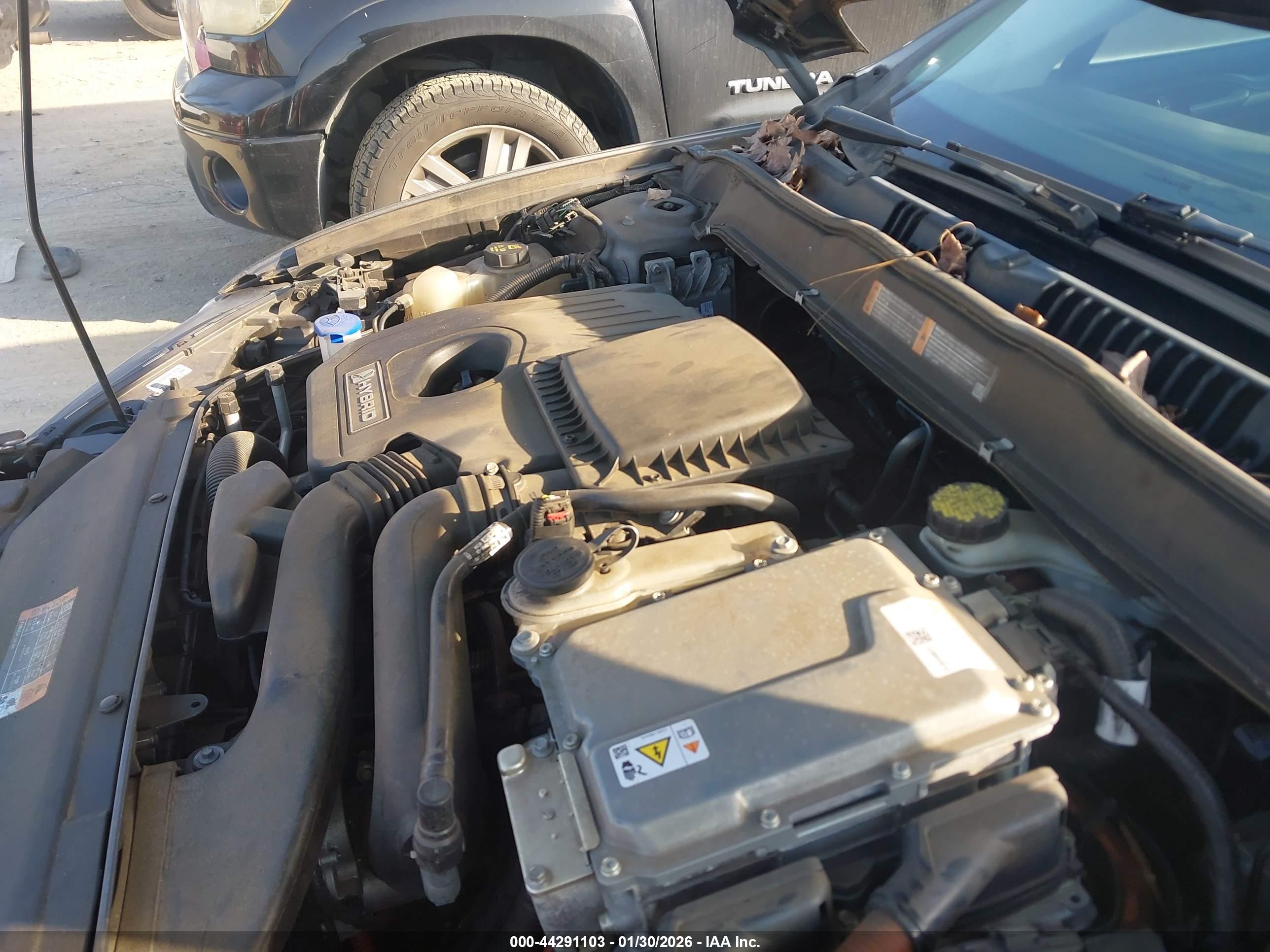 FORD FUSION image 10