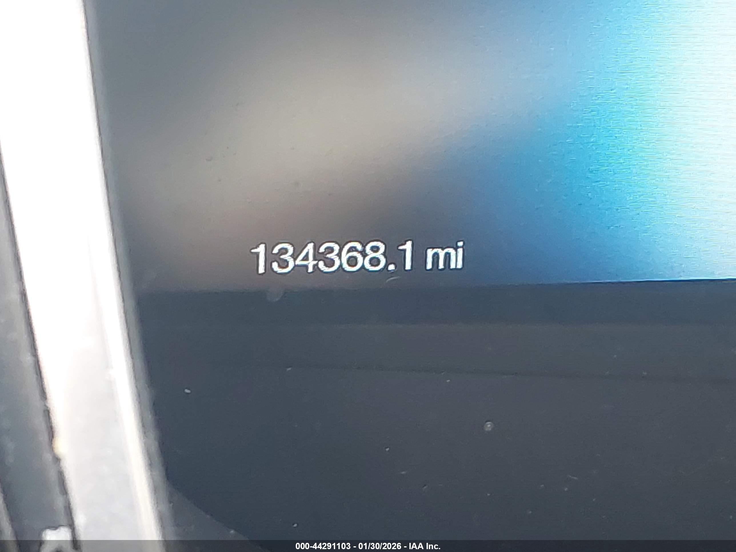 FORD FUSION image 7