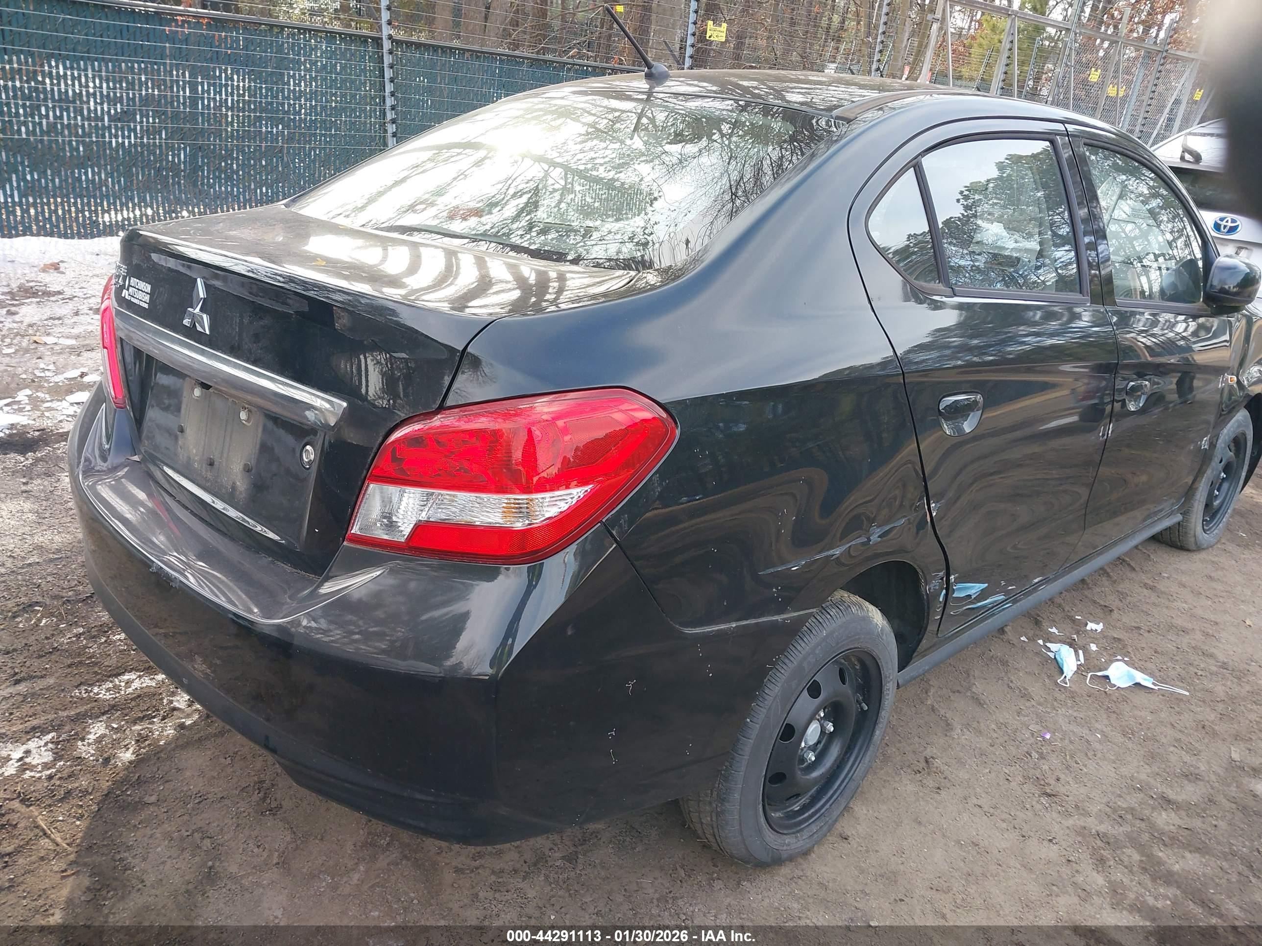MITSUBISHI MIRAGE image 4