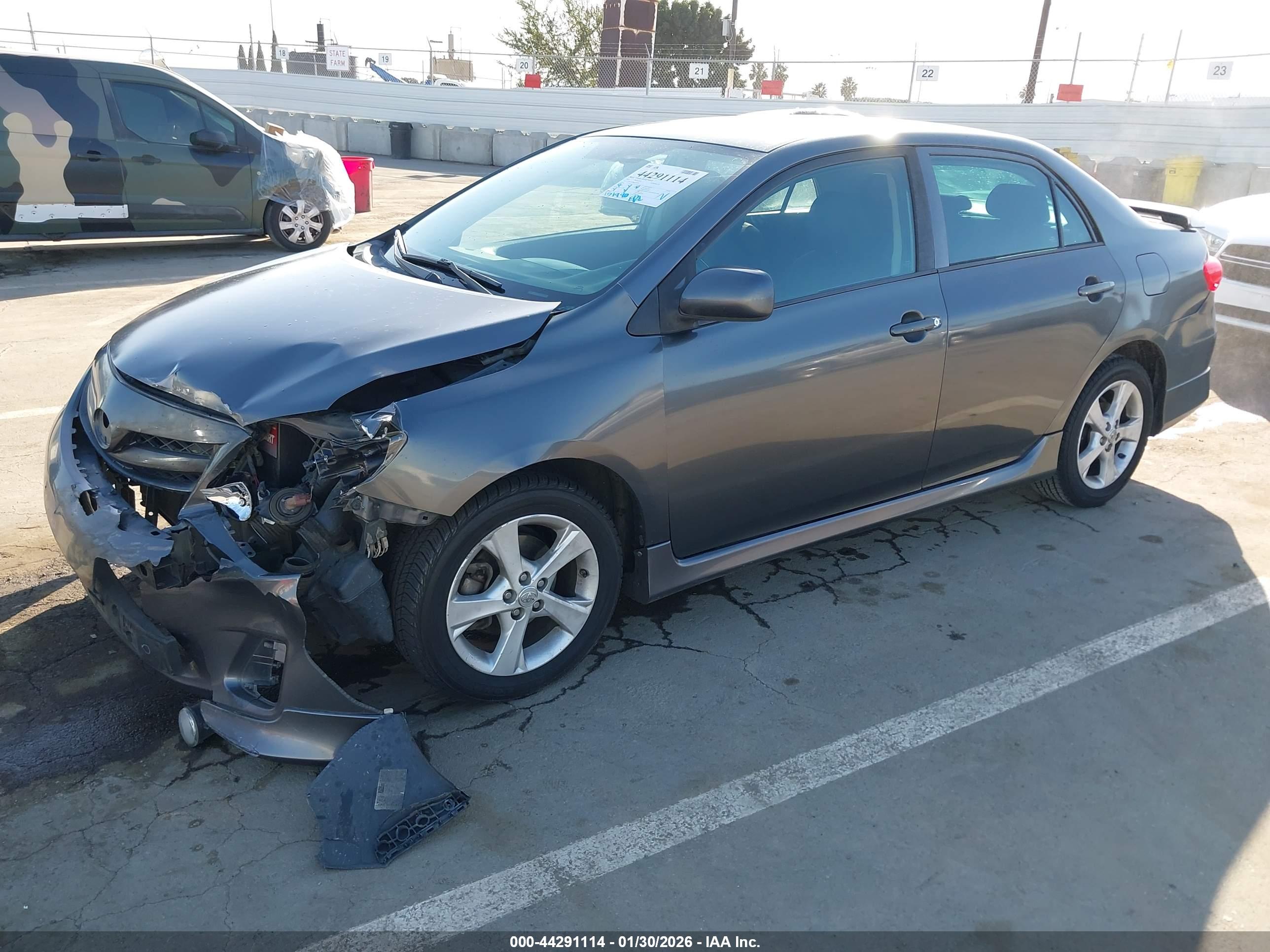 TOYOTA COROLLA image 2