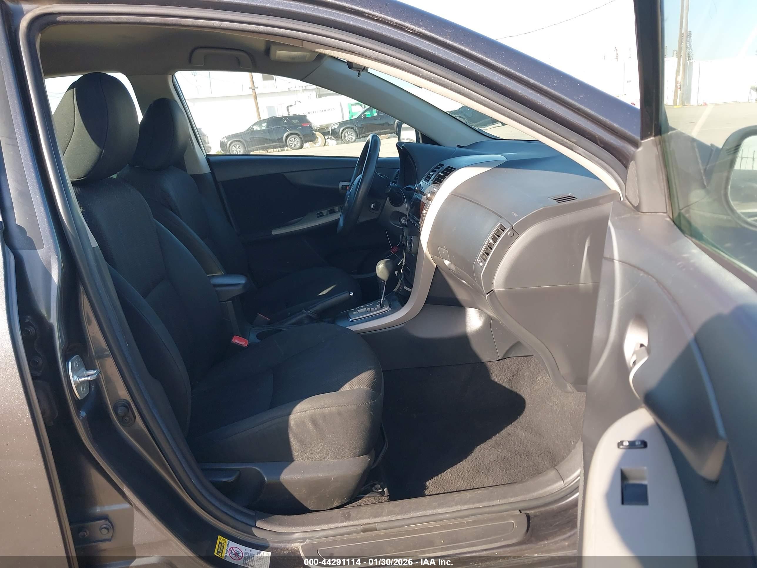 TOYOTA COROLLA image 5