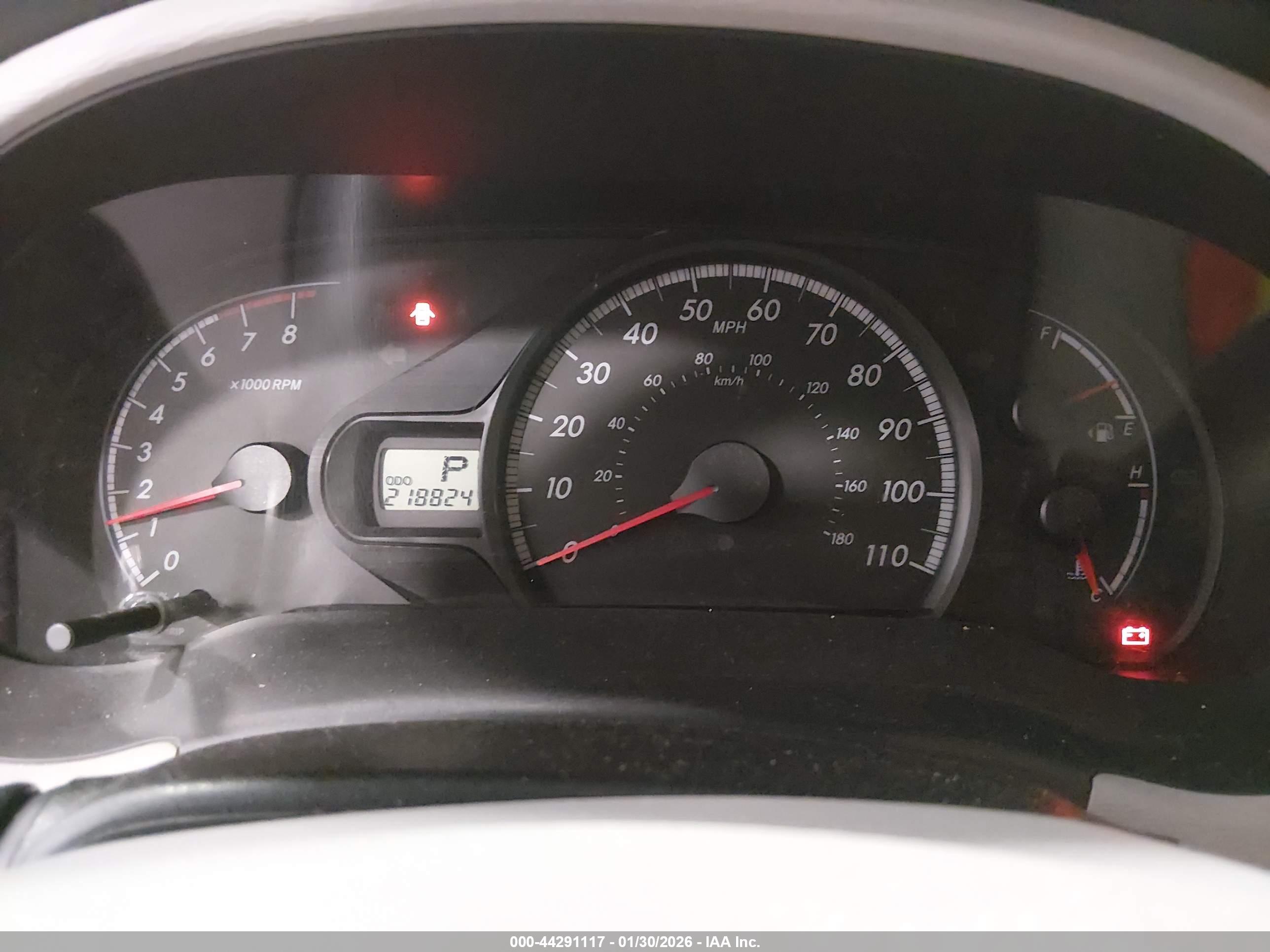TOYOTA SIENNA image 7