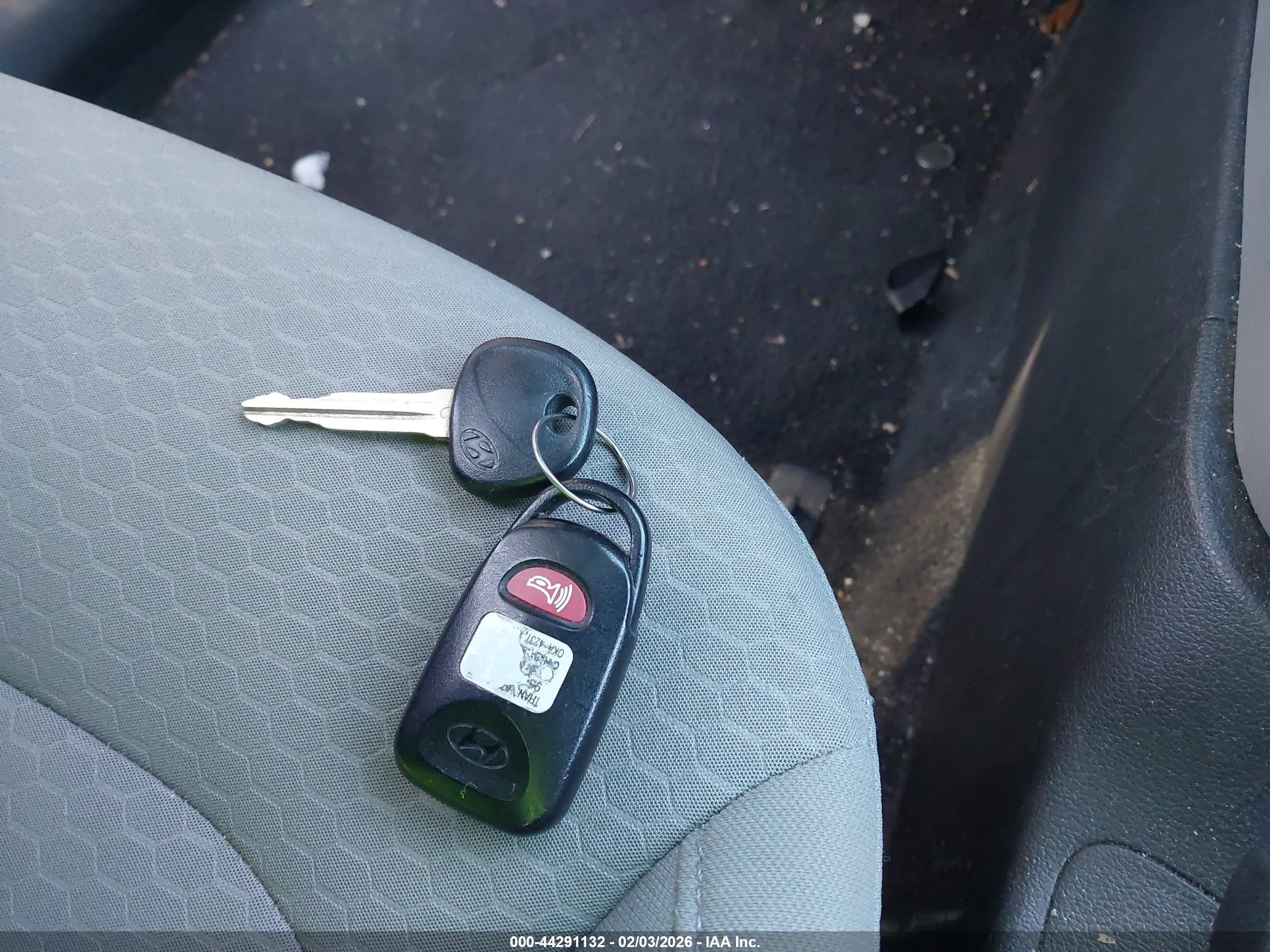 HYUNDAI ELANTRA image 11