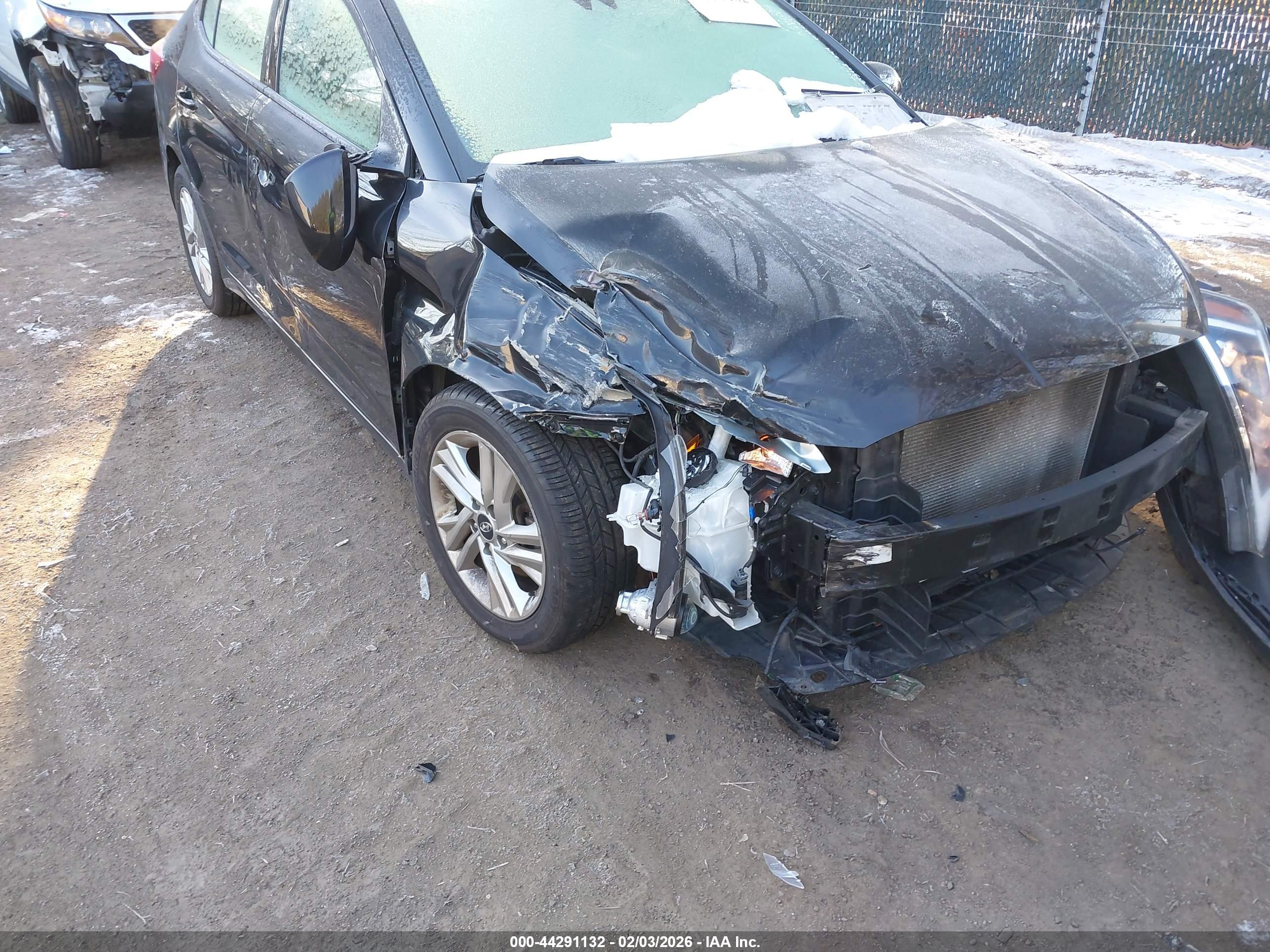 HYUNDAI ELANTRA image 6